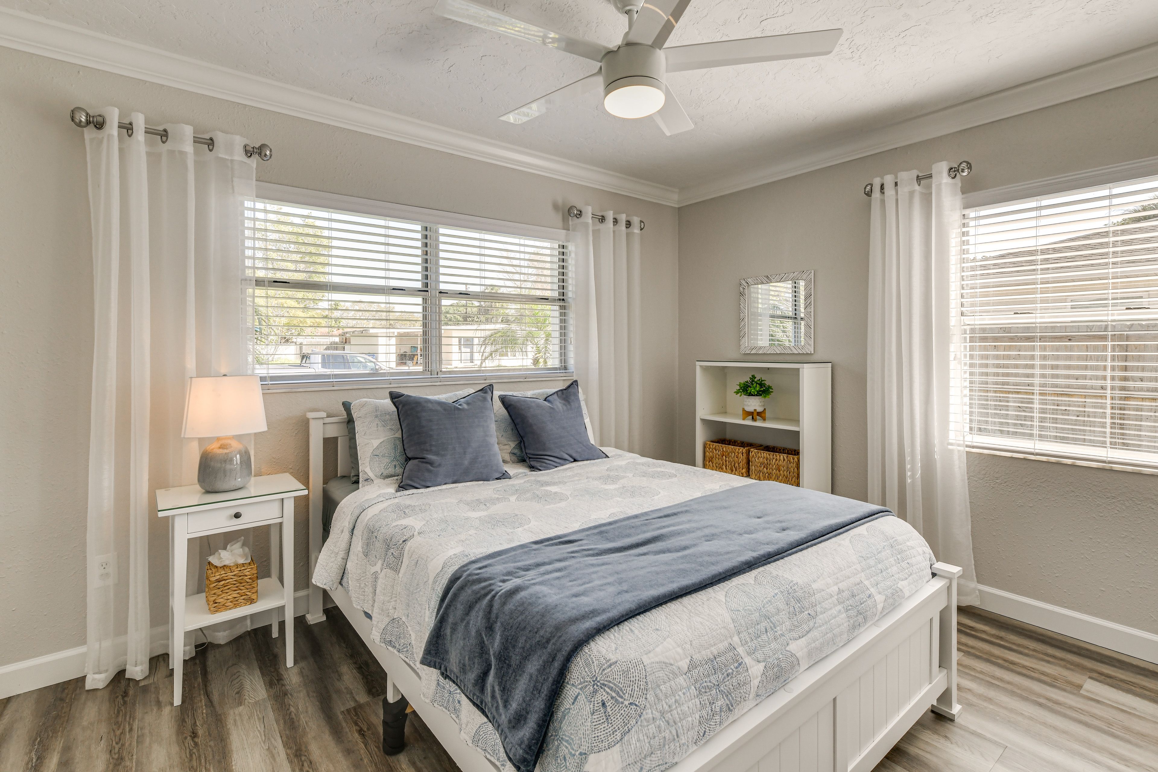 Bedroom 2 | Queen Bed