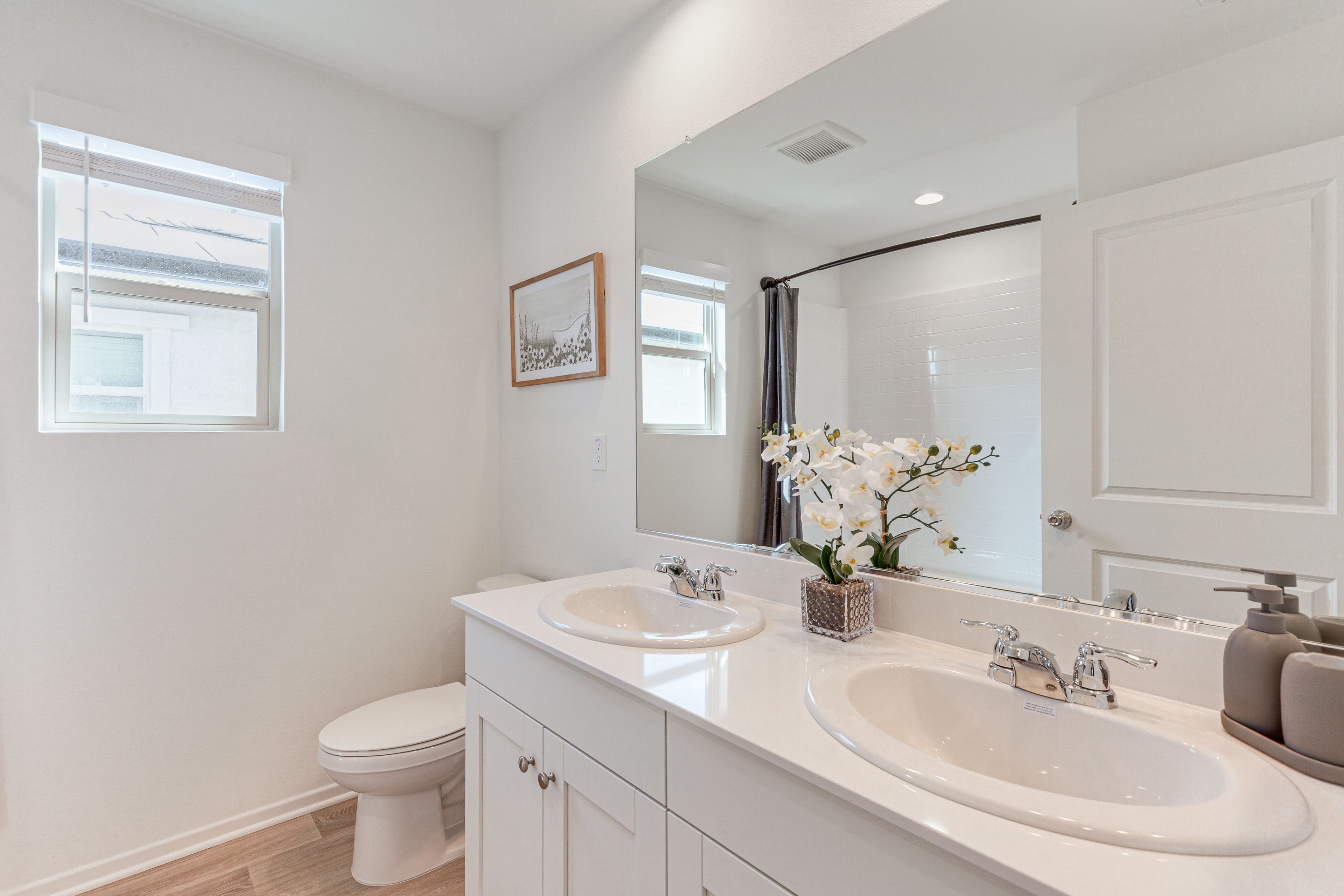 Full Bathroom | 2nd Floor