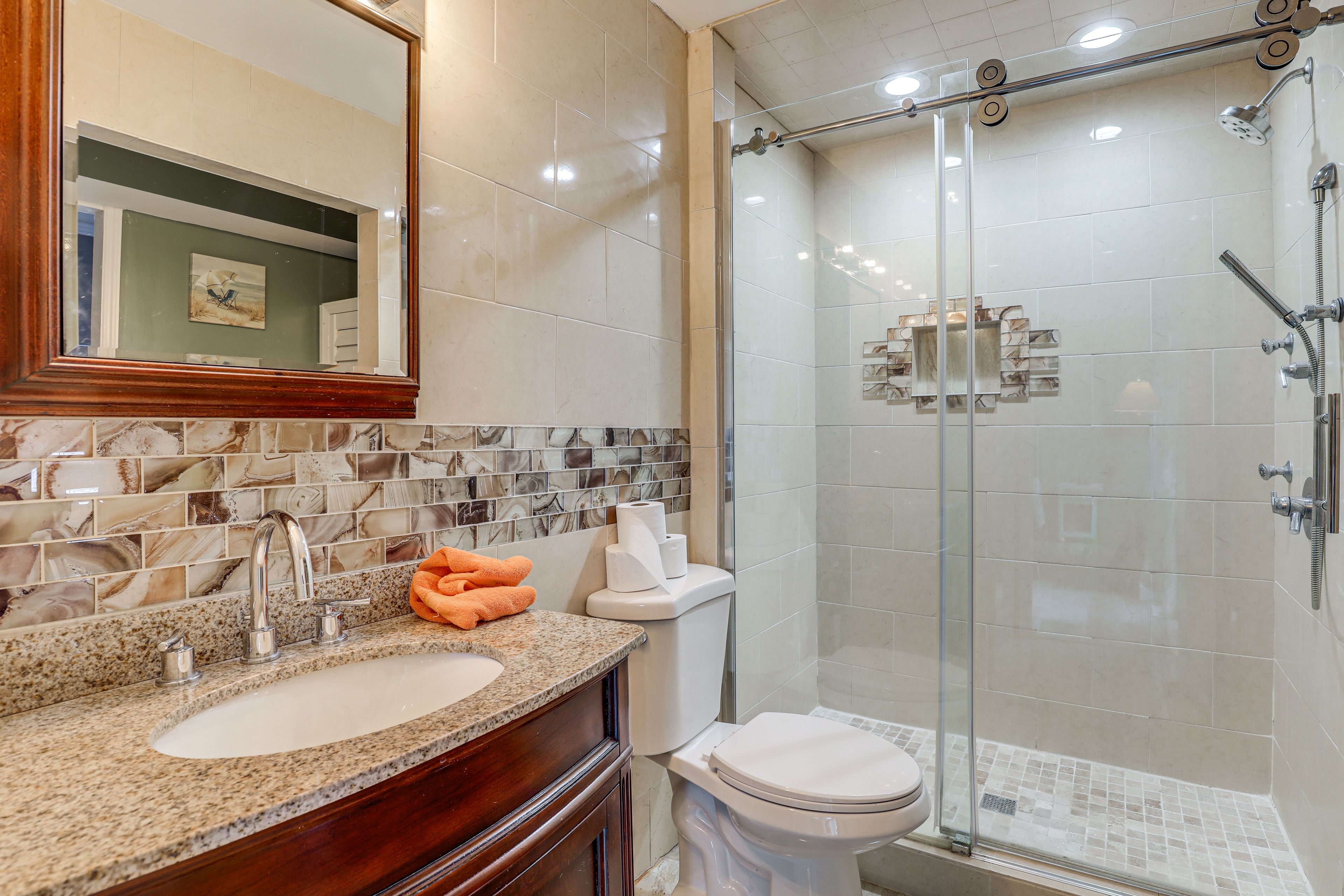 Full Bathroom | 1st Floor