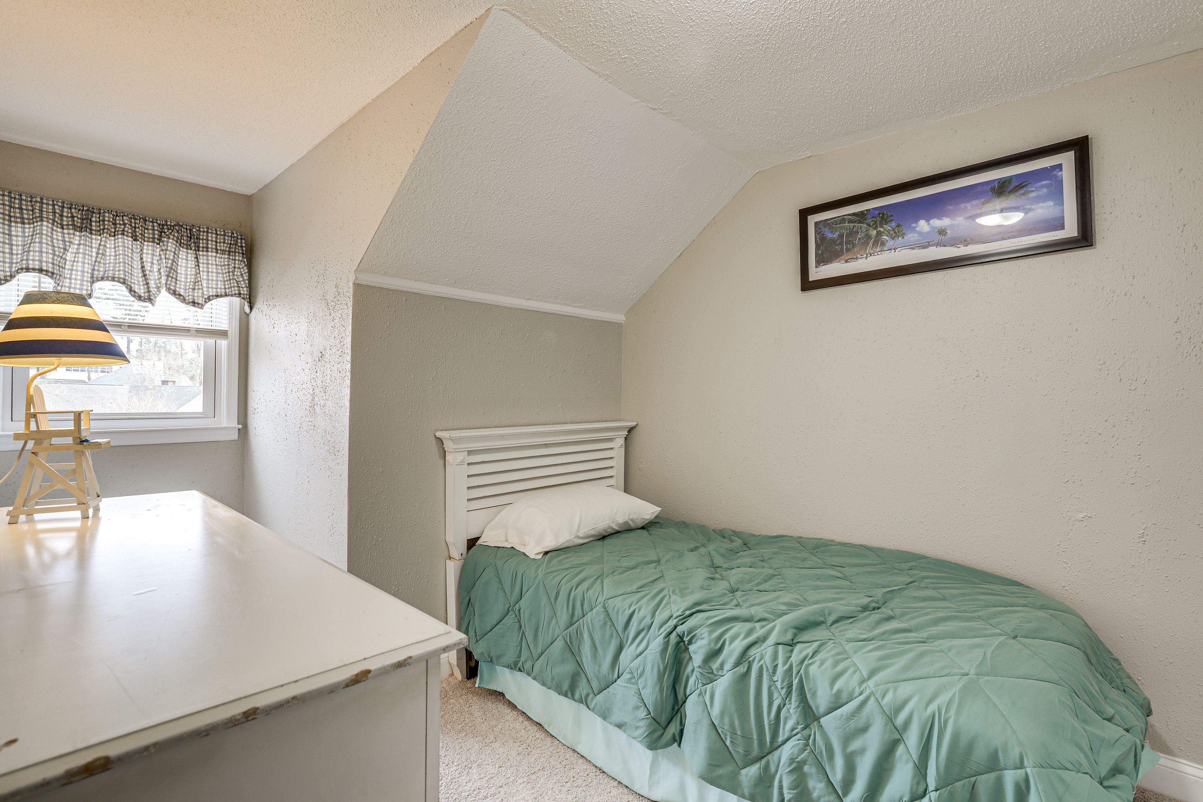 Bedroom 4 | Twin Bed | 2nd Floor