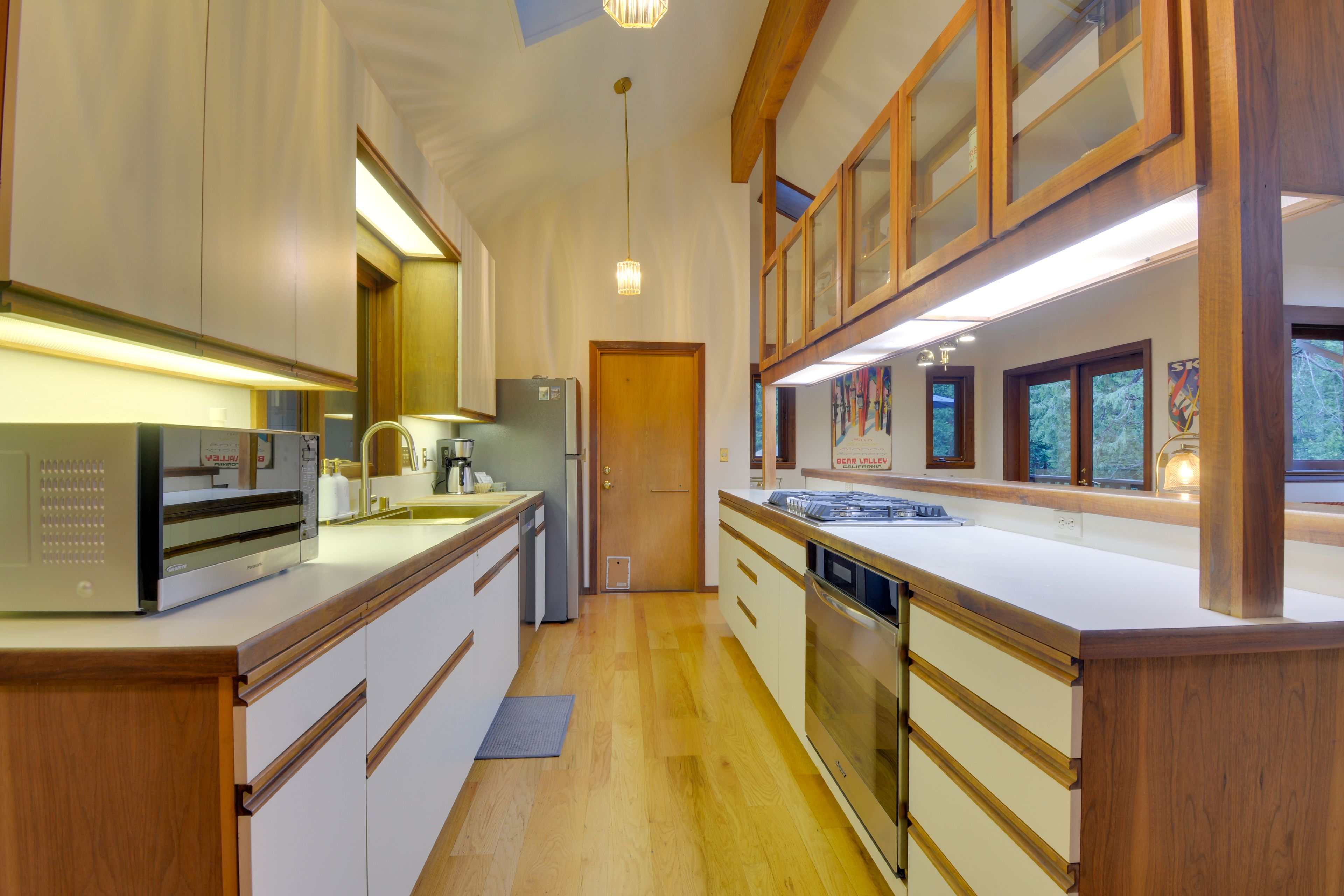Kitchen | Main Level