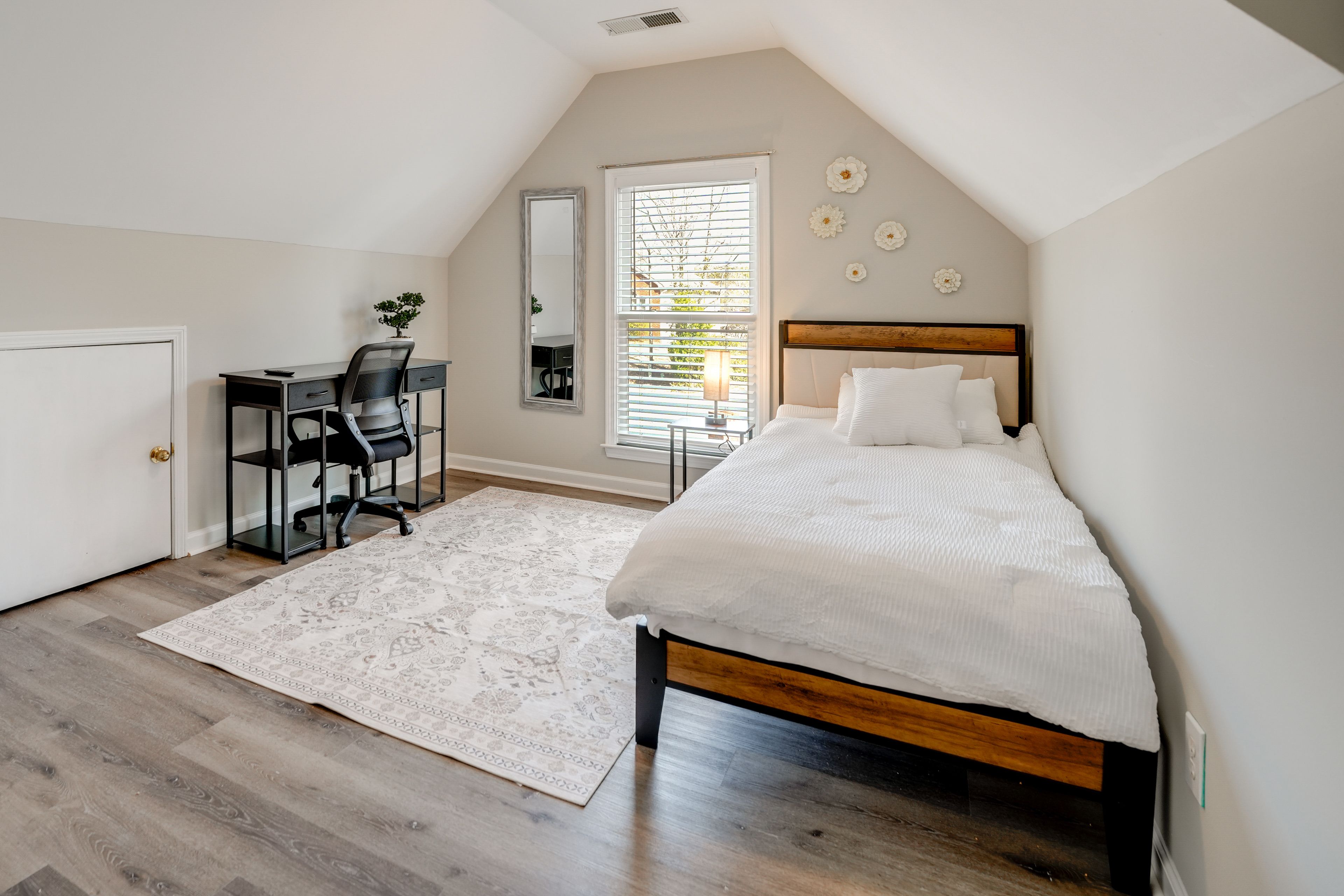 Bedroom 4 | Twin Bed | 2nd Floor