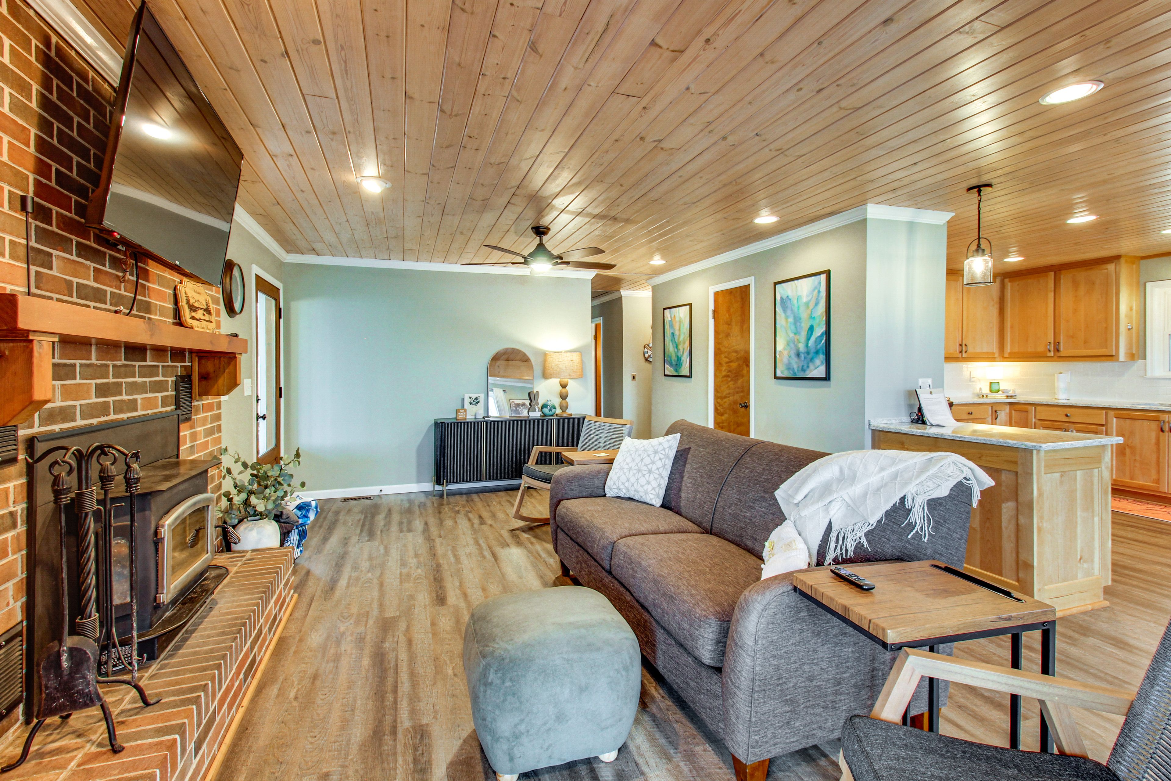 Living Room | Main Level