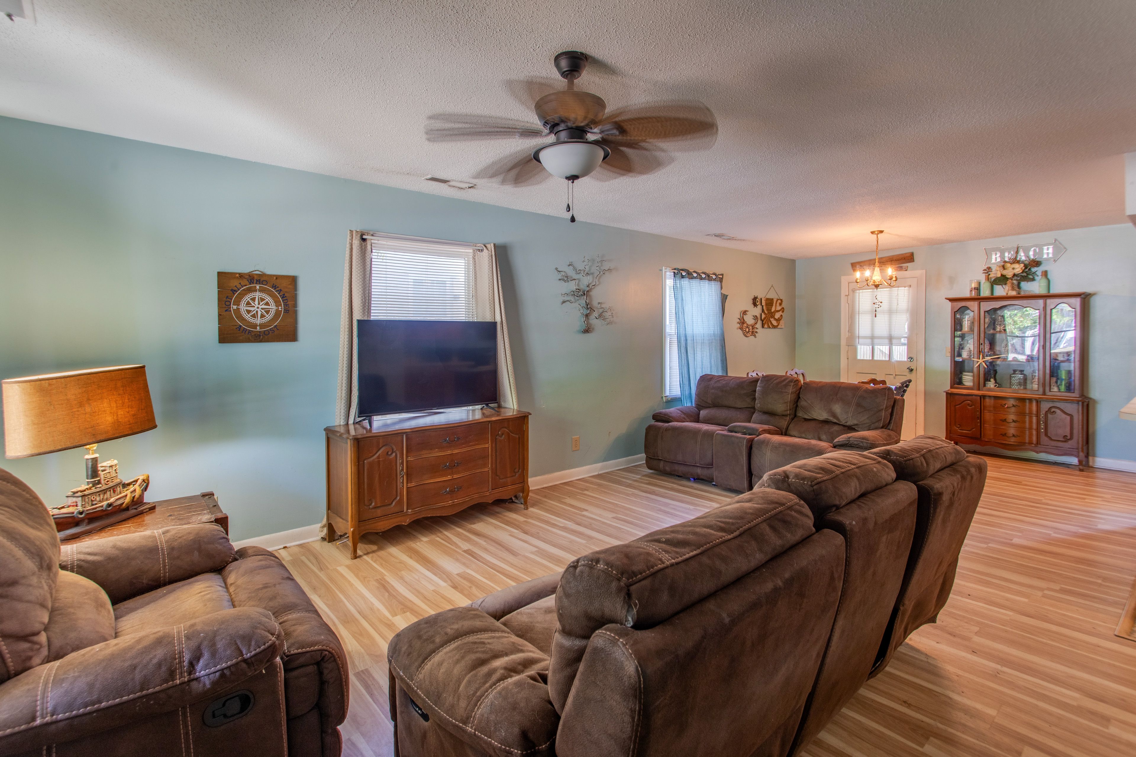 Living Room | Smart TV