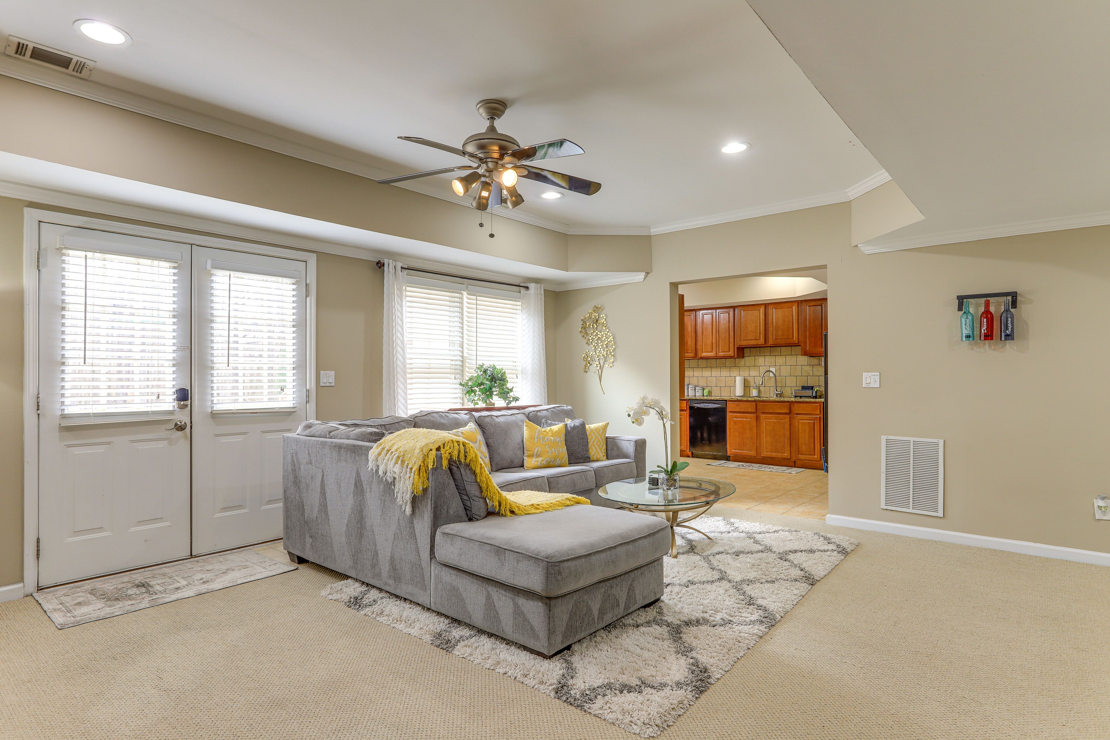 Living Area | Smart TV