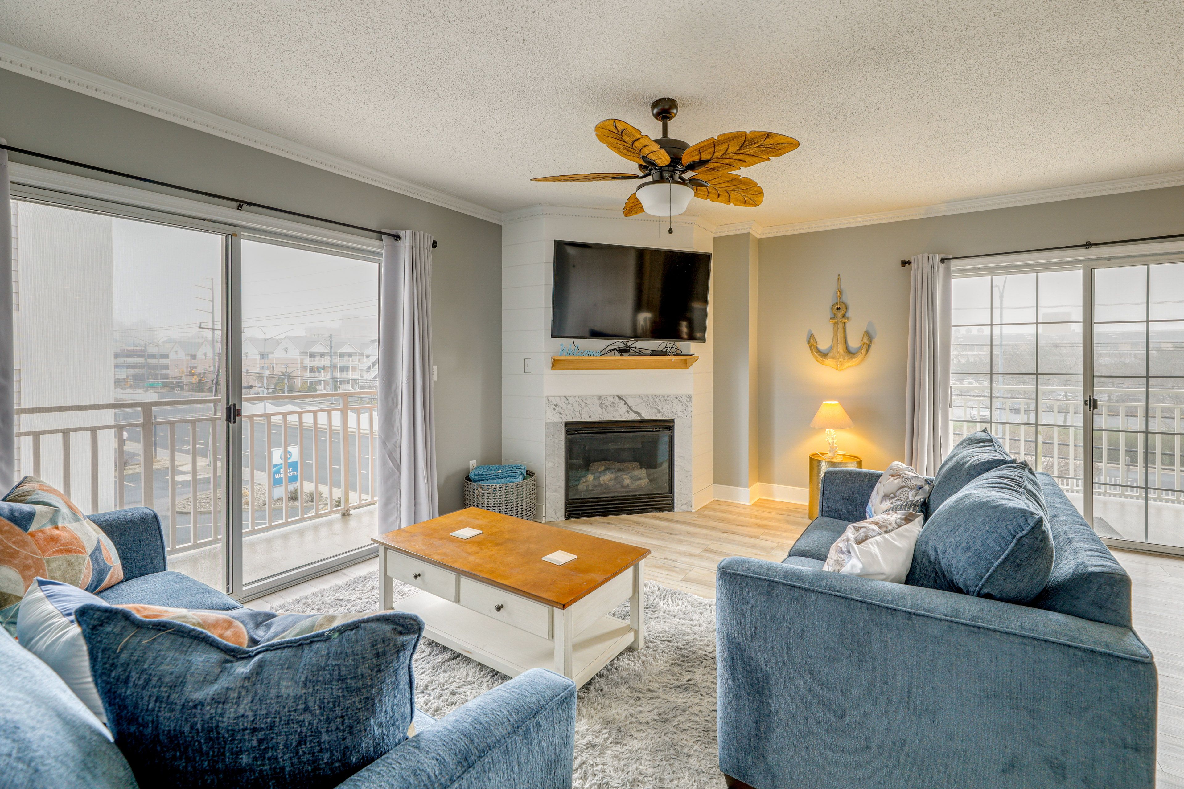 Living Room | Queen Sleeper Sofa