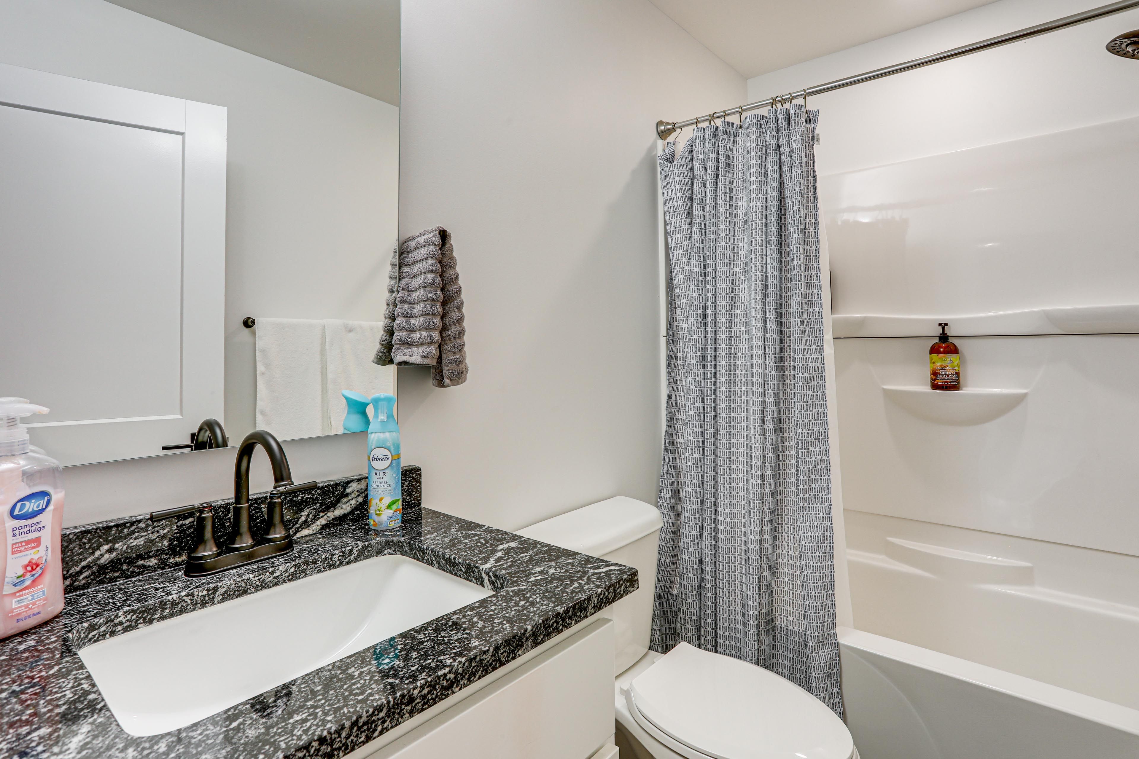 Full Bathroom | 1st Floor