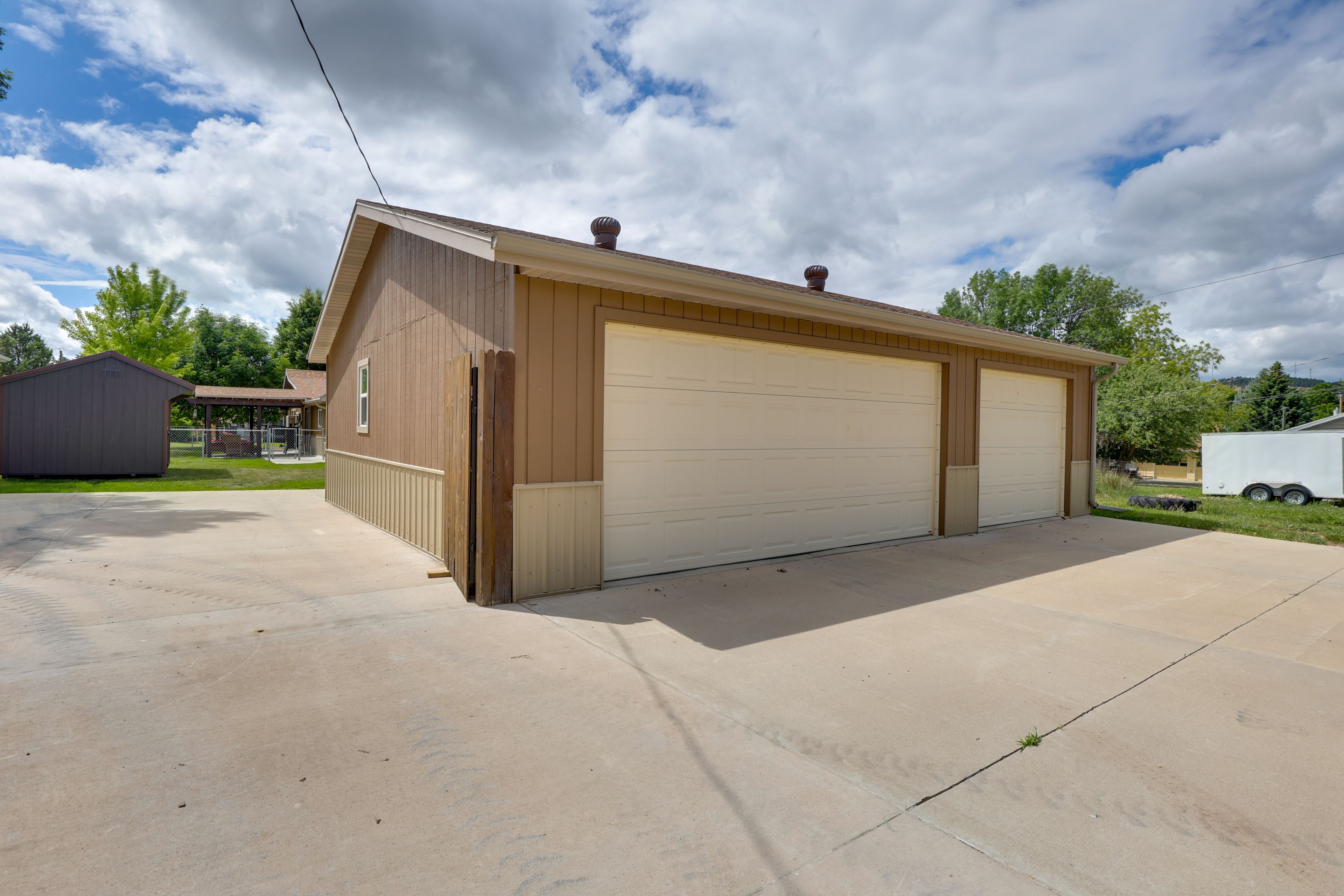 Parking | Garage (2 Vehicles) | Driveway (3 Vehicles)