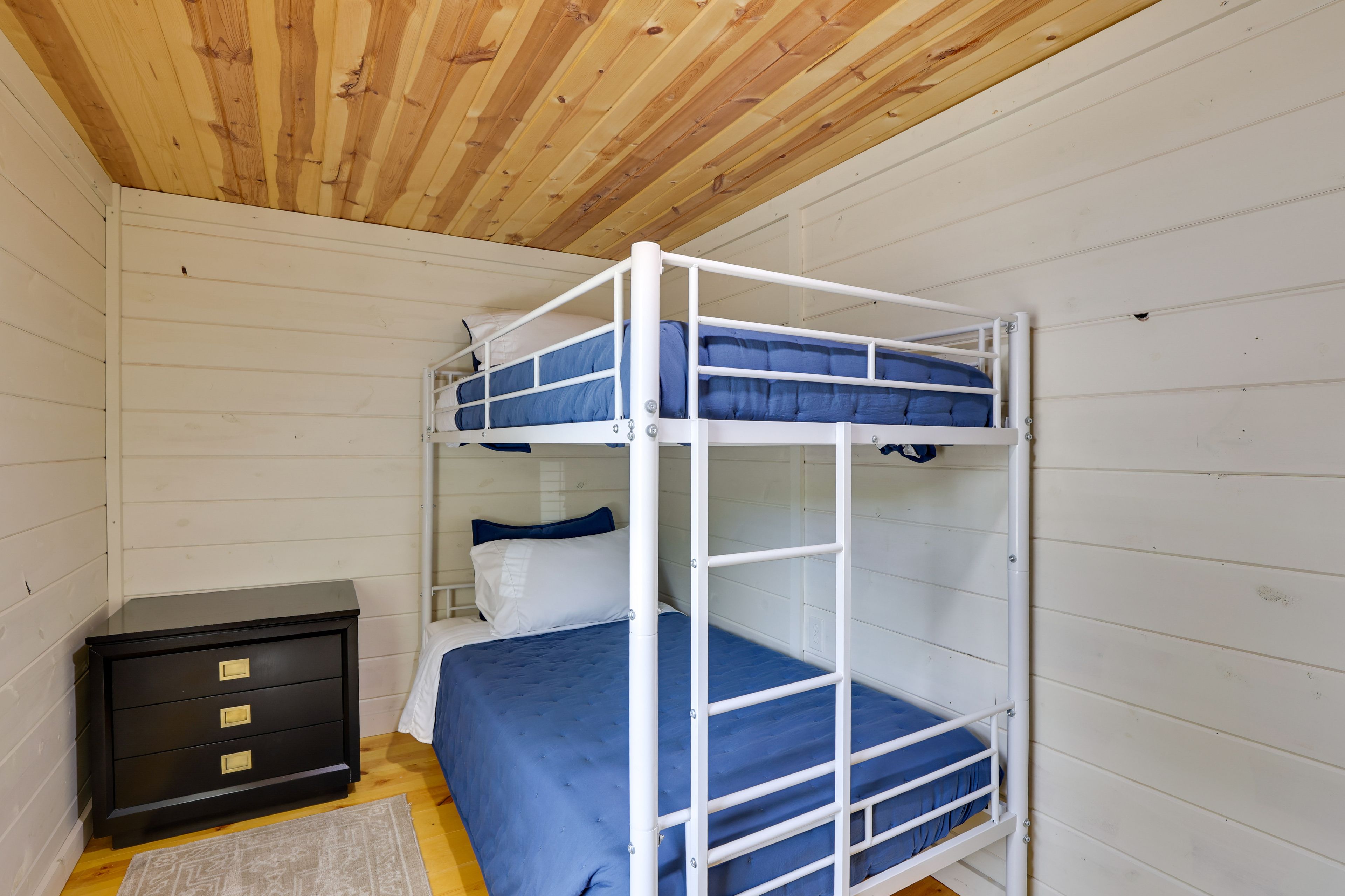 Bedroom 2 | Twin Bunk Bed