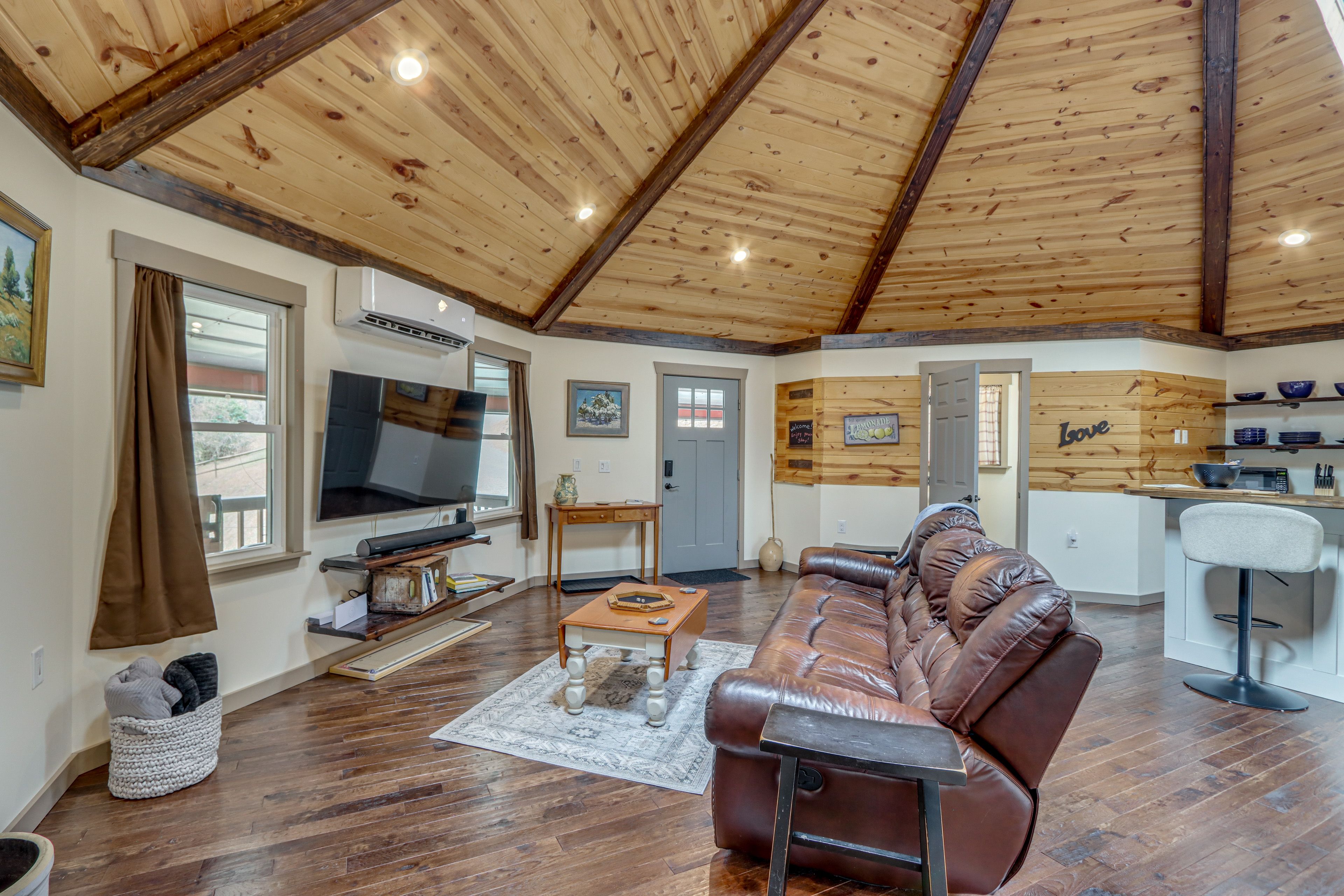 Living Room | Main Level