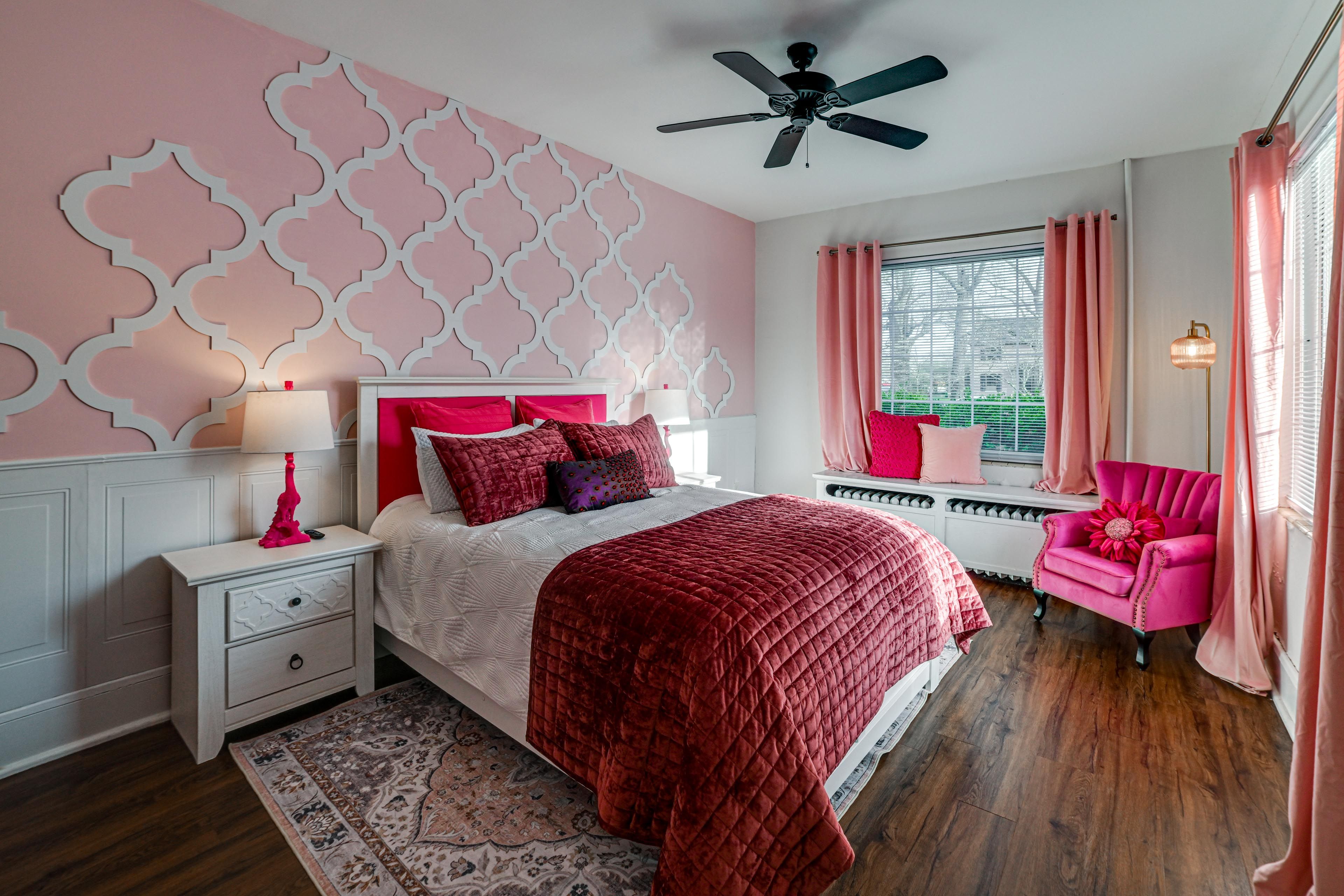 Bedroom 1 | King Bed | 1st Floor