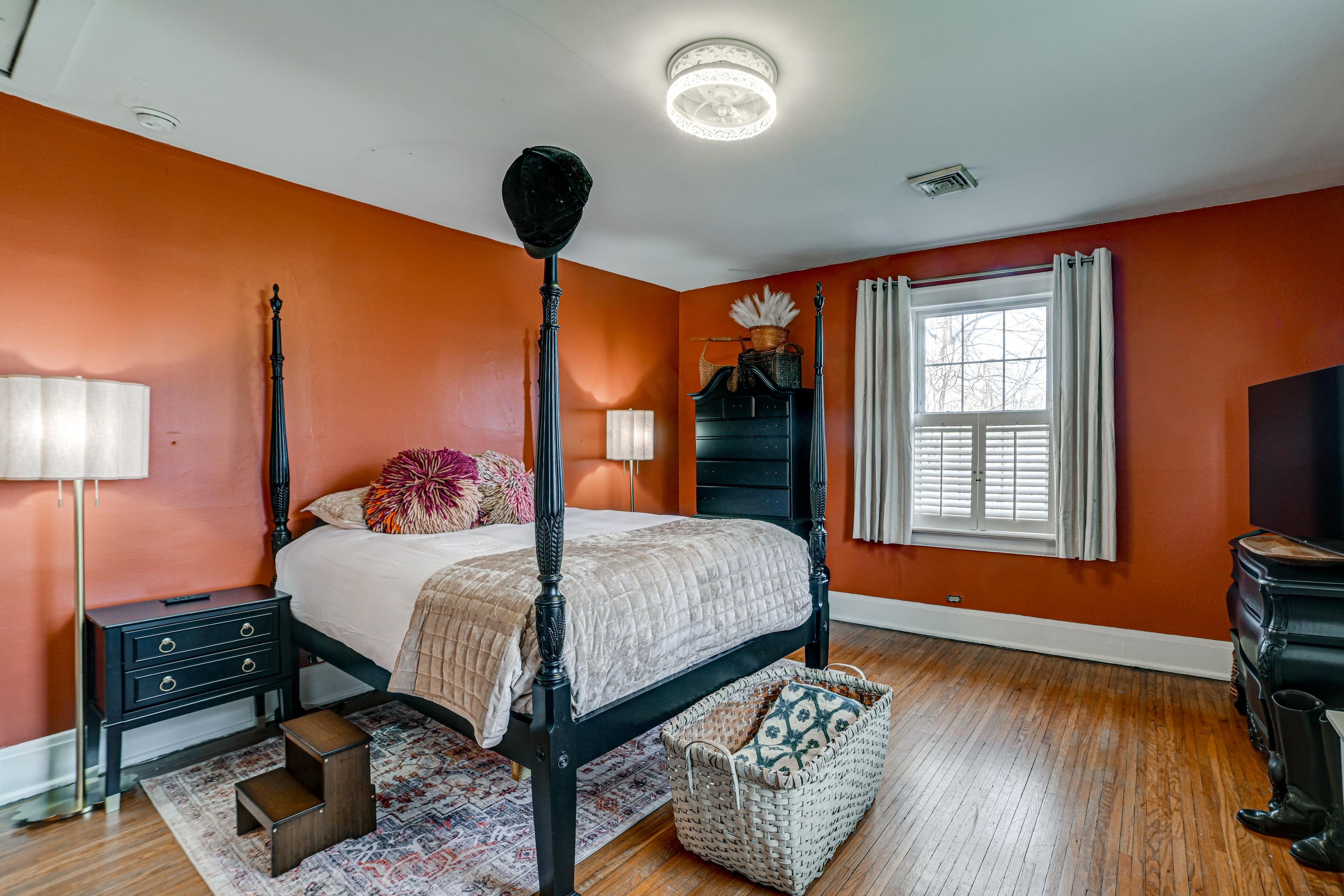 Bedroom 4 | Queen Bed | 2nd Floor