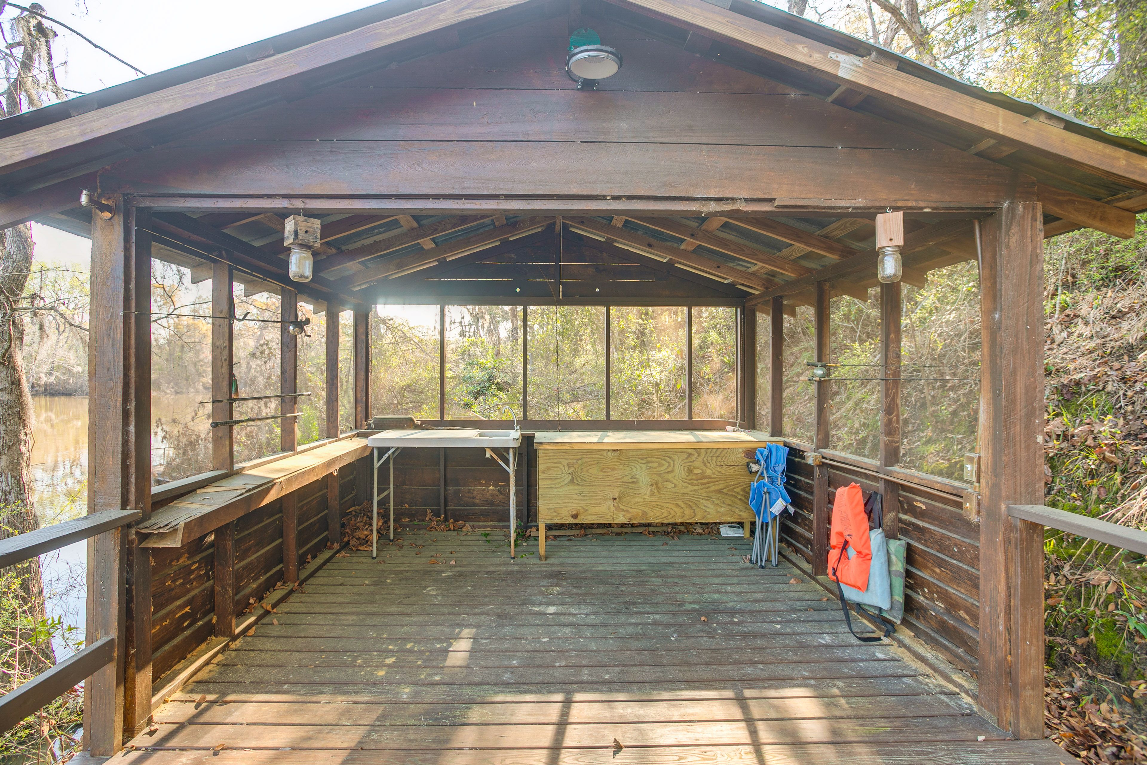 Fish Cleaning Station