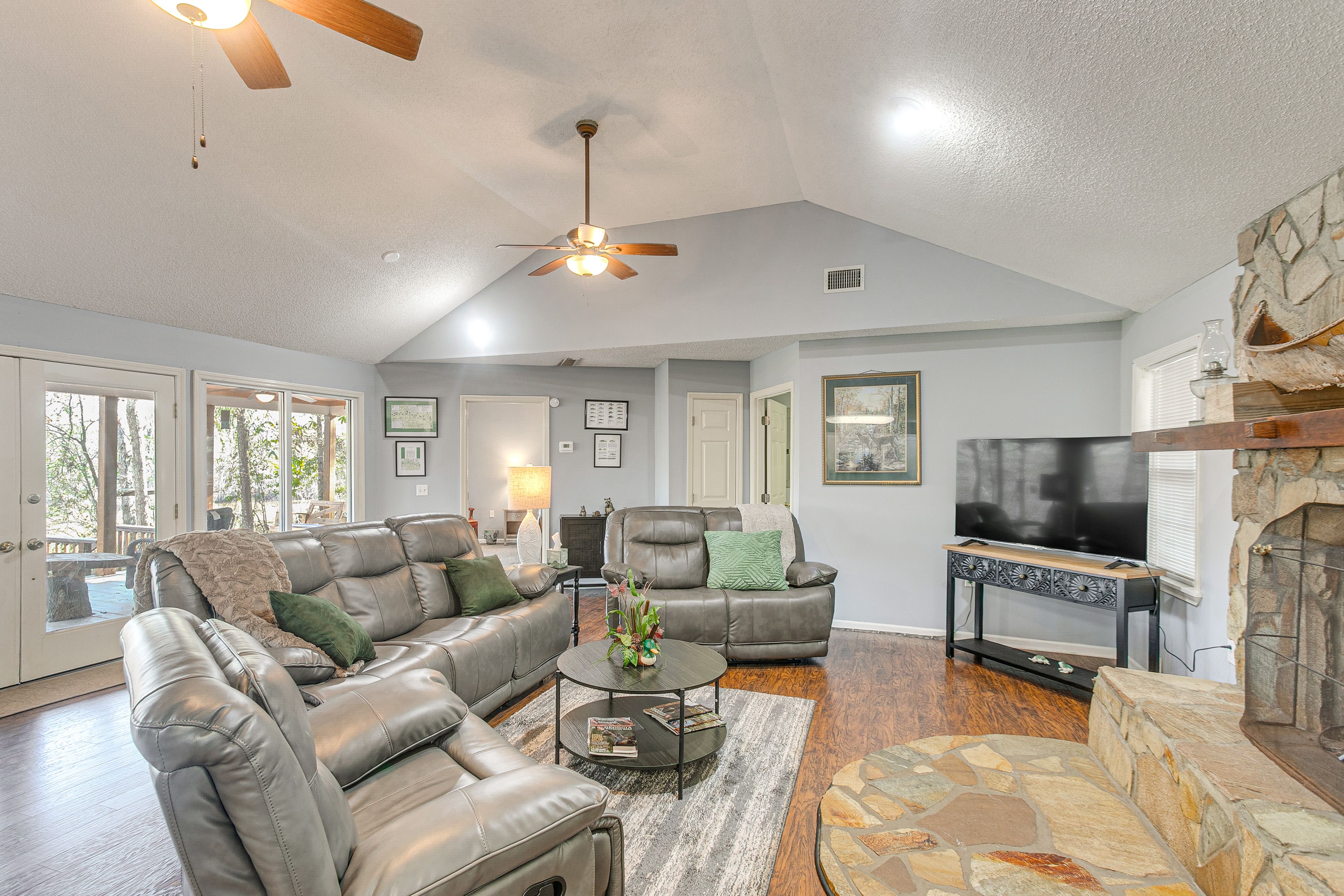 Interior | In-Unit Laundry