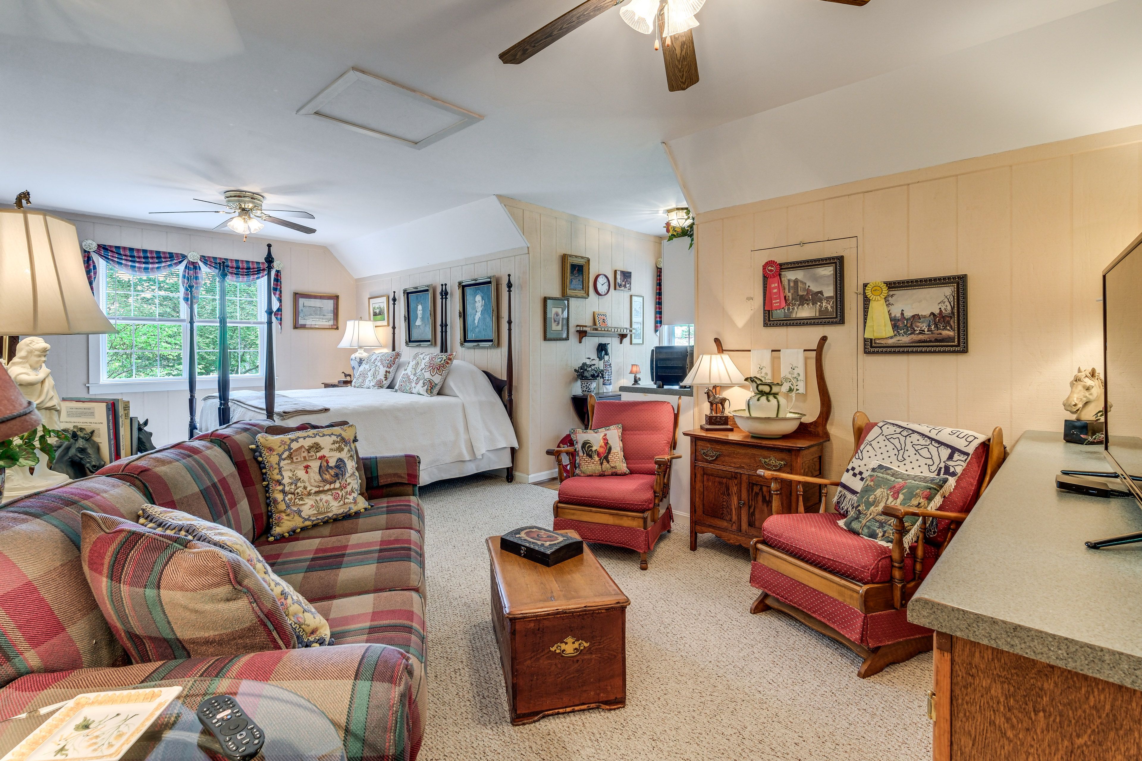 Property Interior | Single-Story Studio