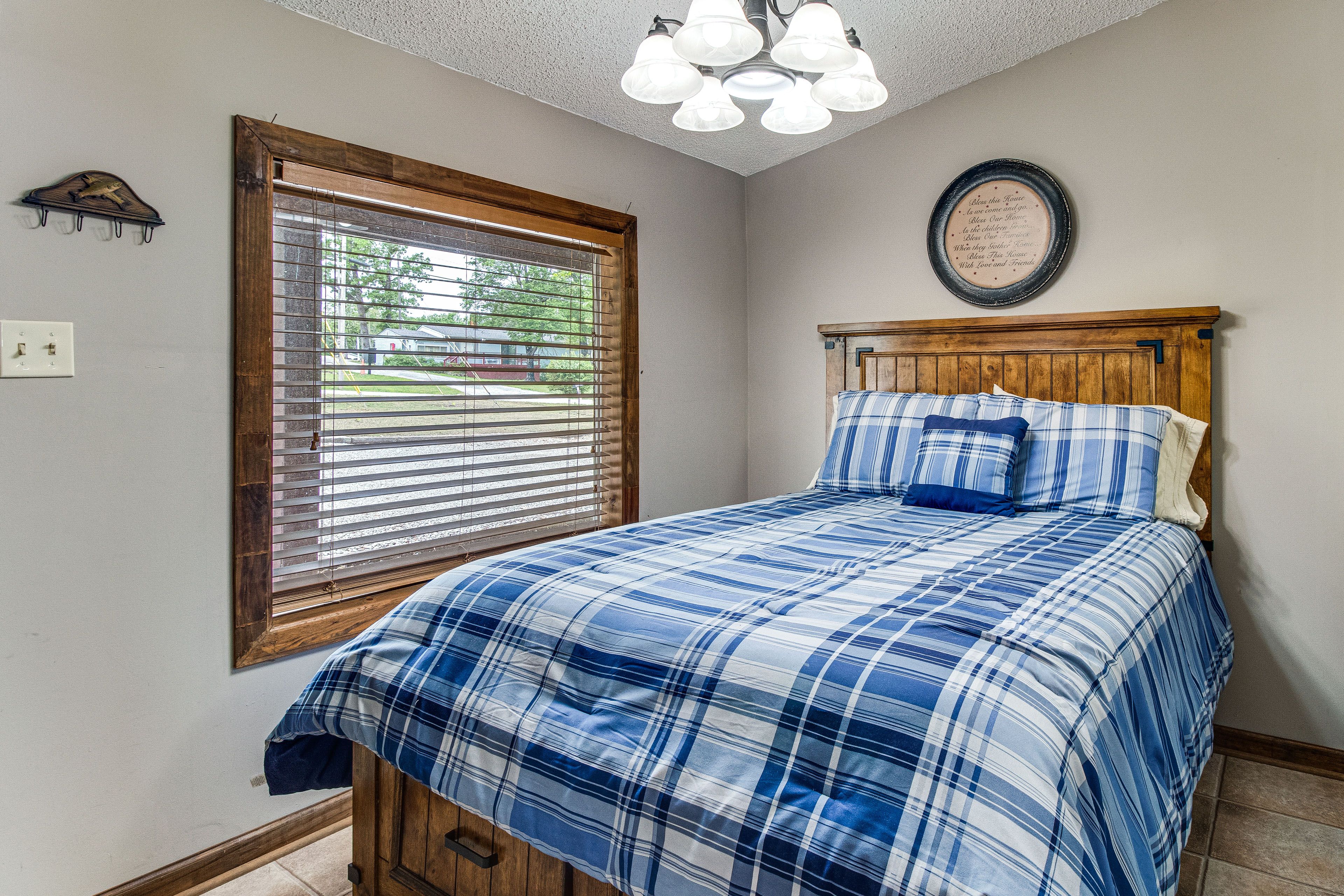 Sleeping Nook | Queen Bed
