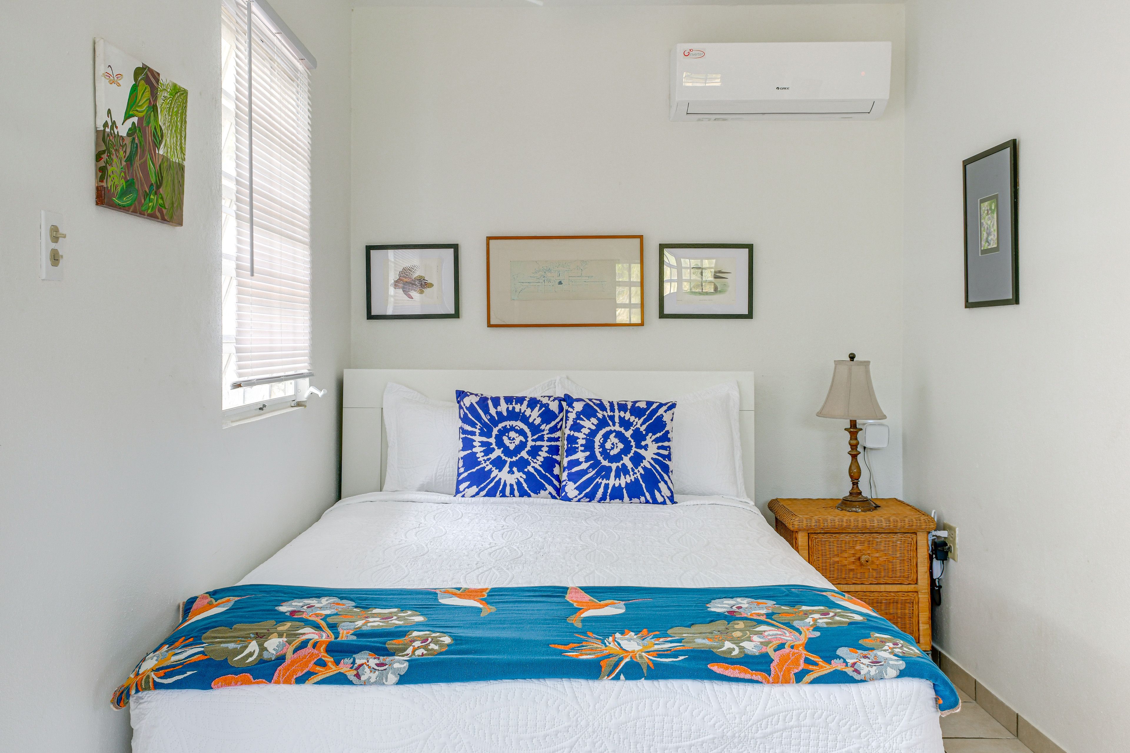 Bedroom | Queen Bed