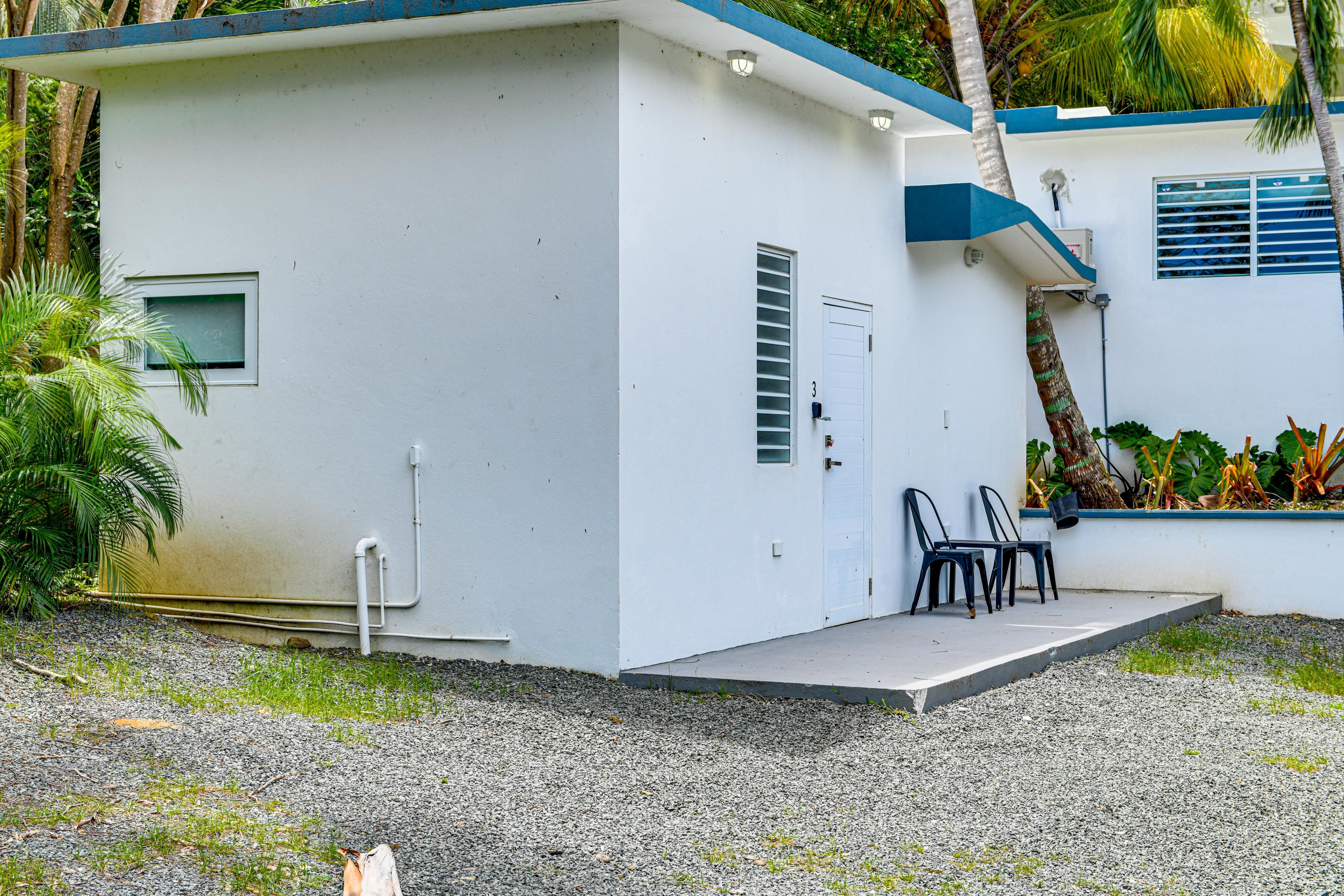 Property Exterior | Single-Story Apartment