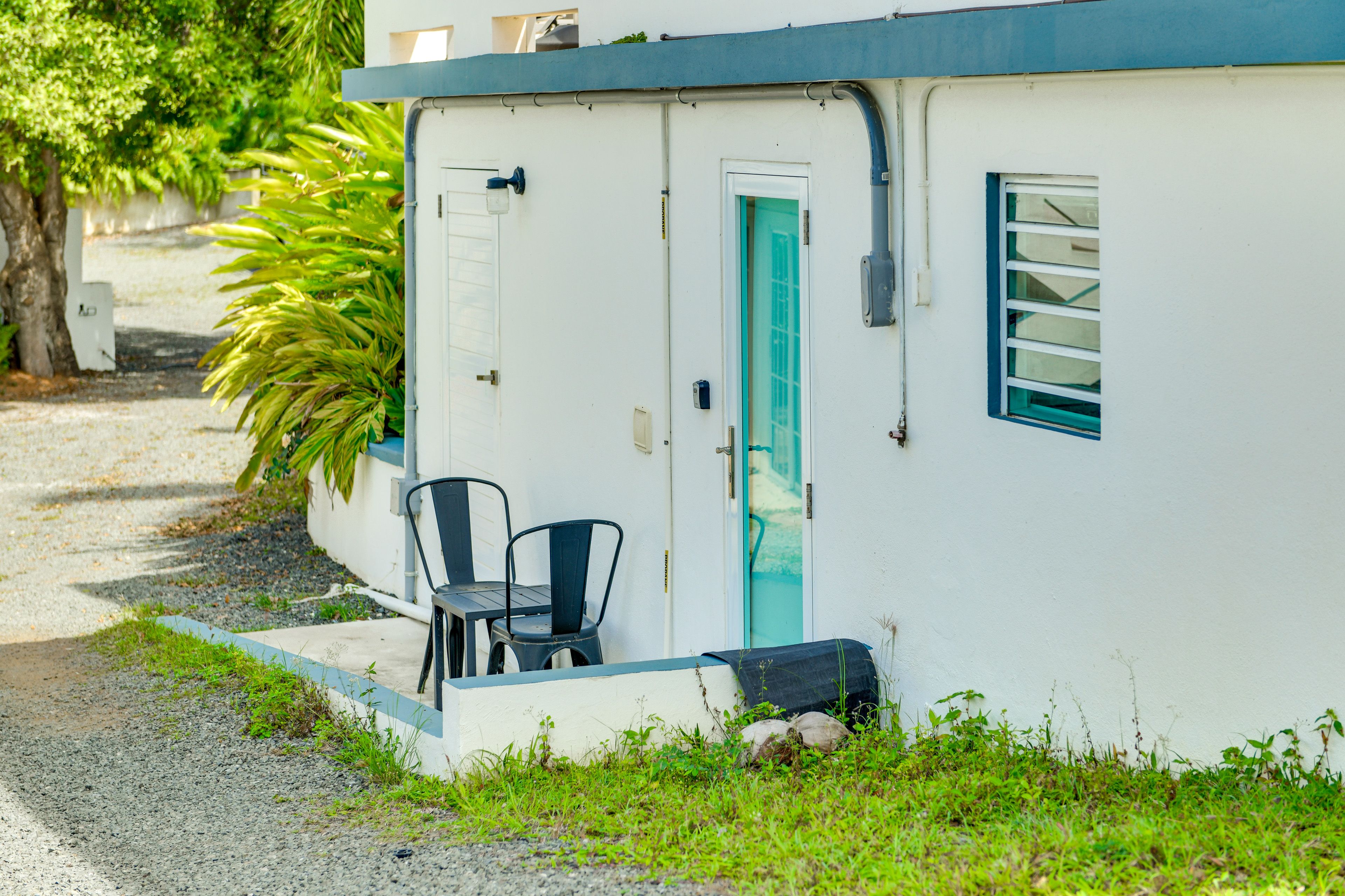 Property Exterior | Single-Story Apartment