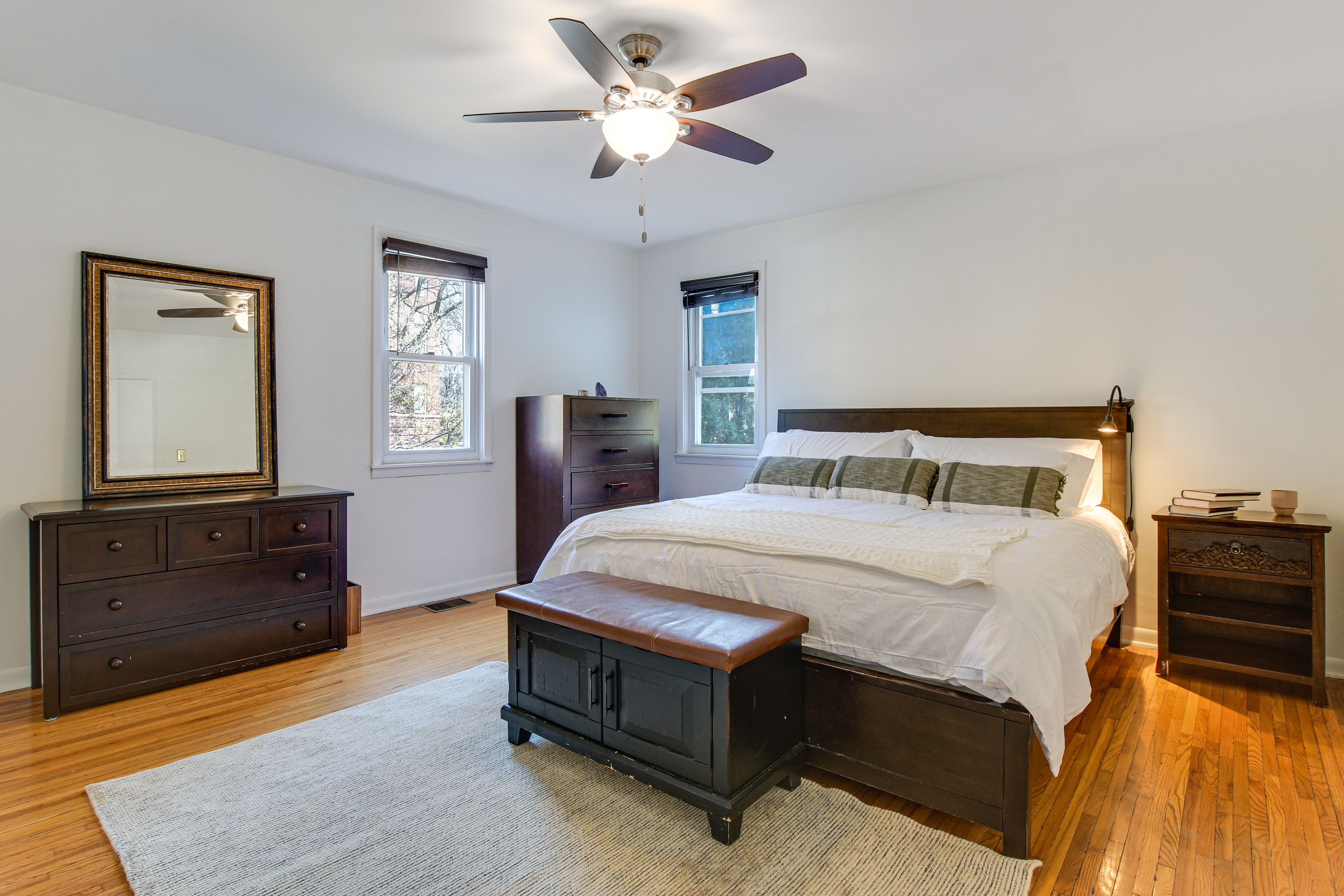 Bedroom 1 | King Bed