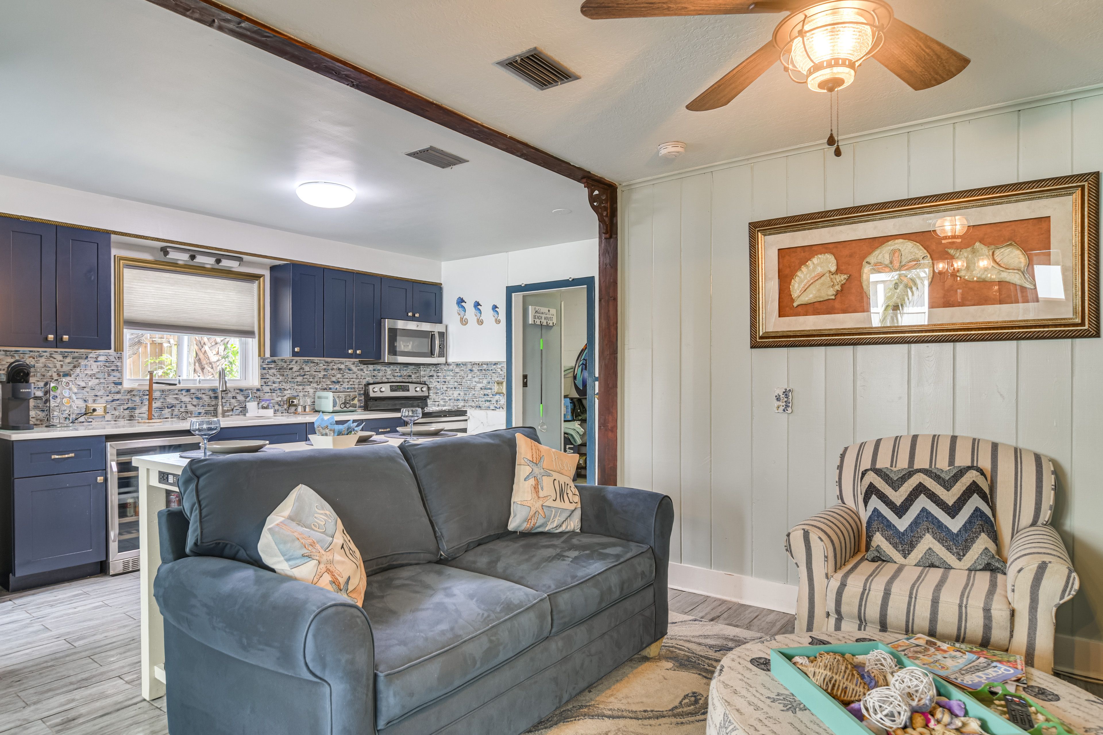 Living Room | Queen Sleeper Sofa