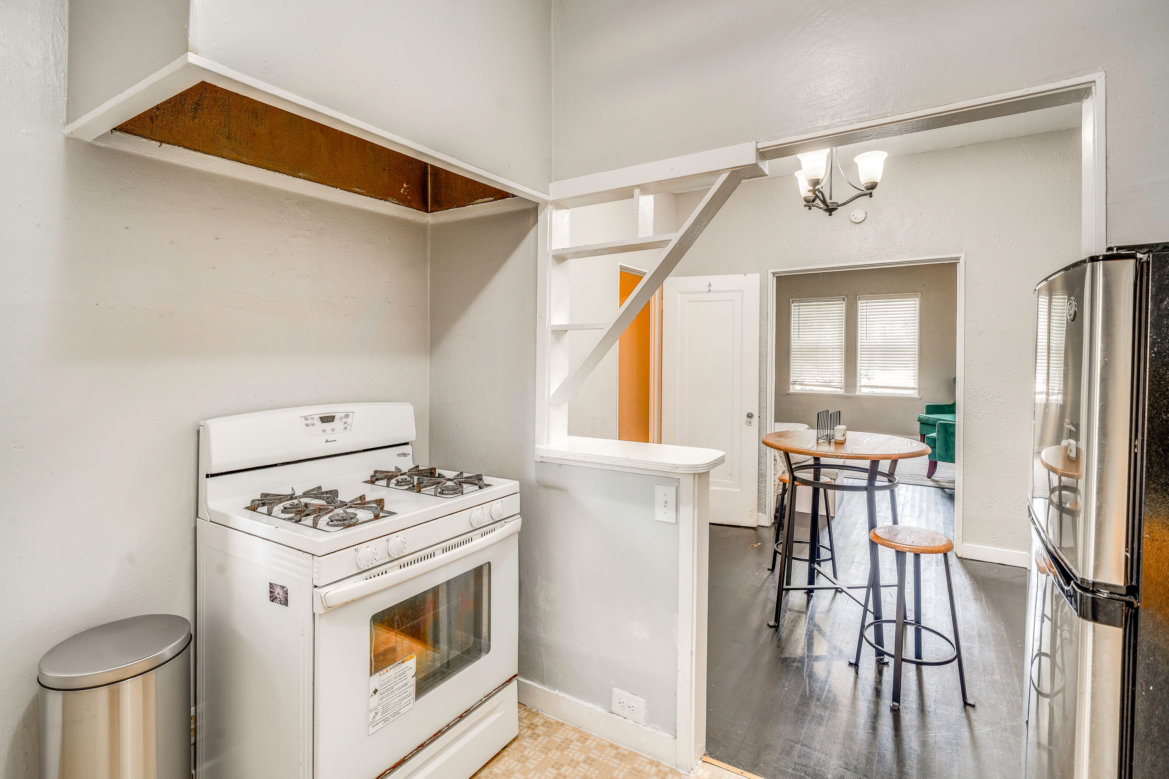 Studio | Kitchen & Dining Area