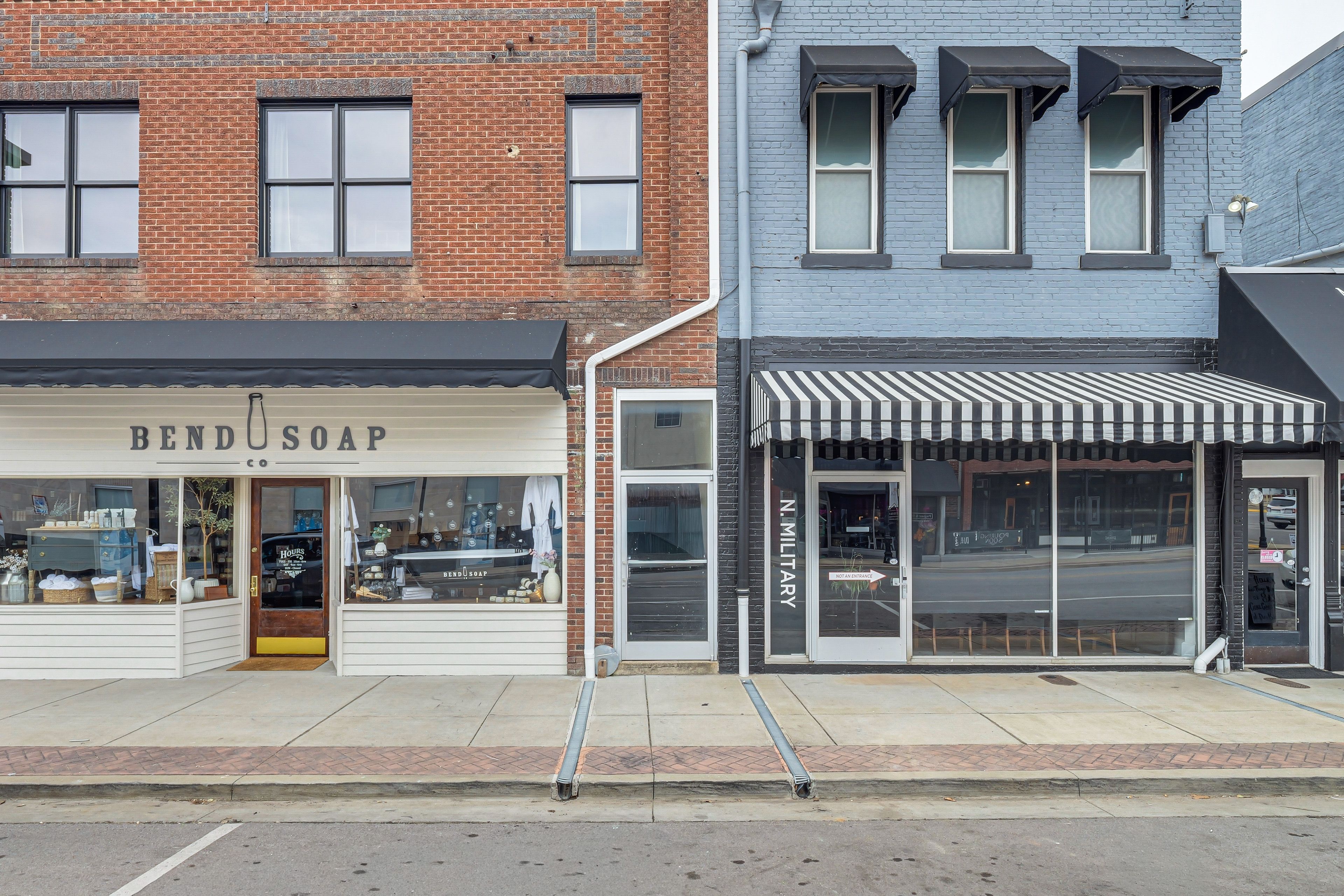 Property Exterior | Free Street Parking