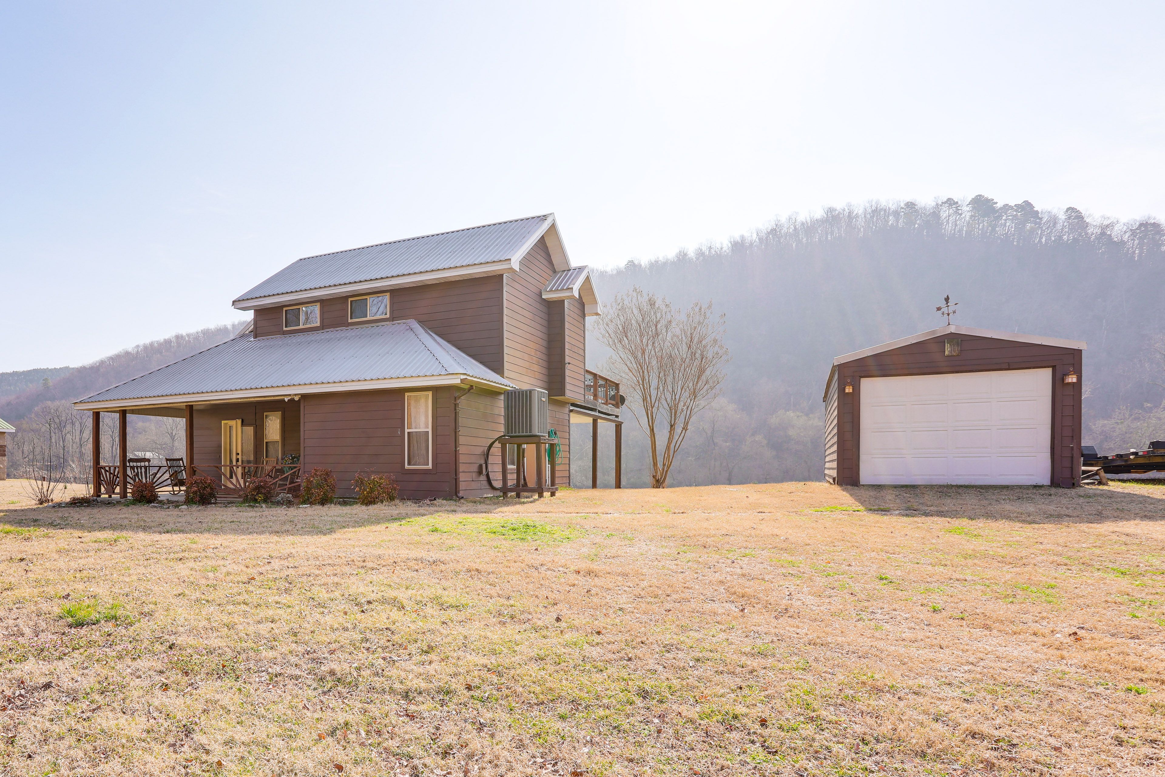 Parking | Driveway (6 Vehicles) | Trailer Parking Available