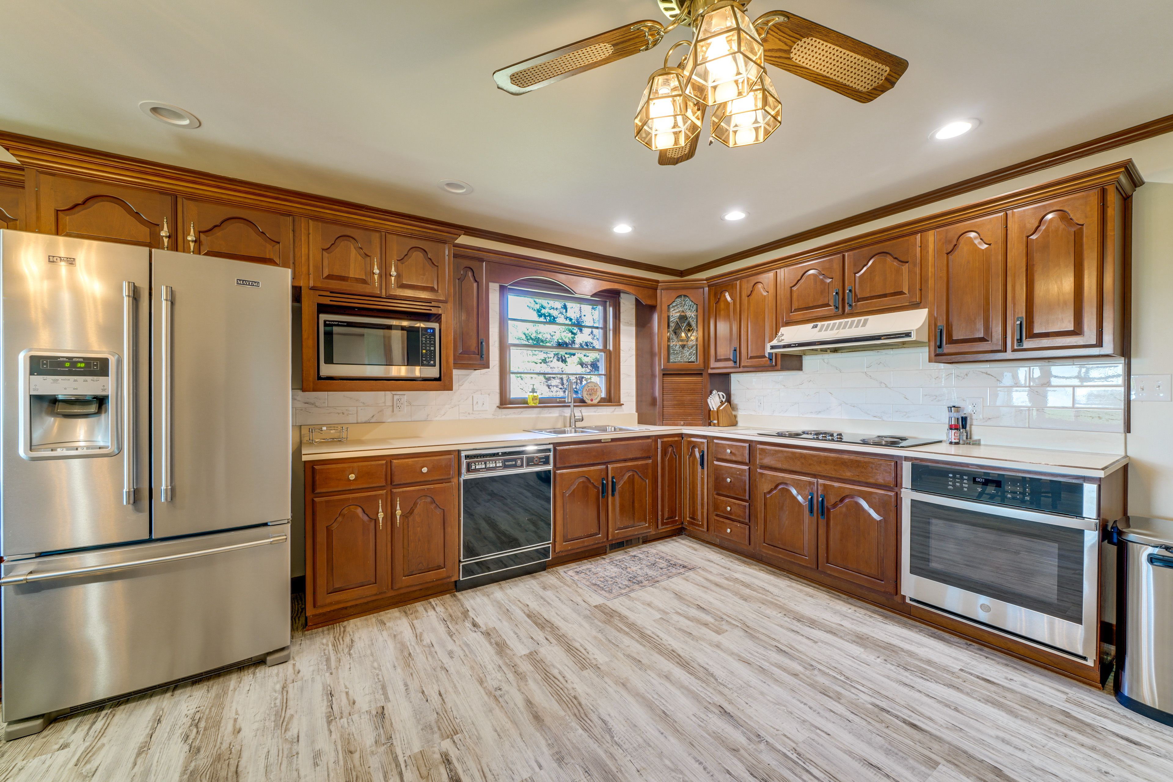 Kitchen | Main Level