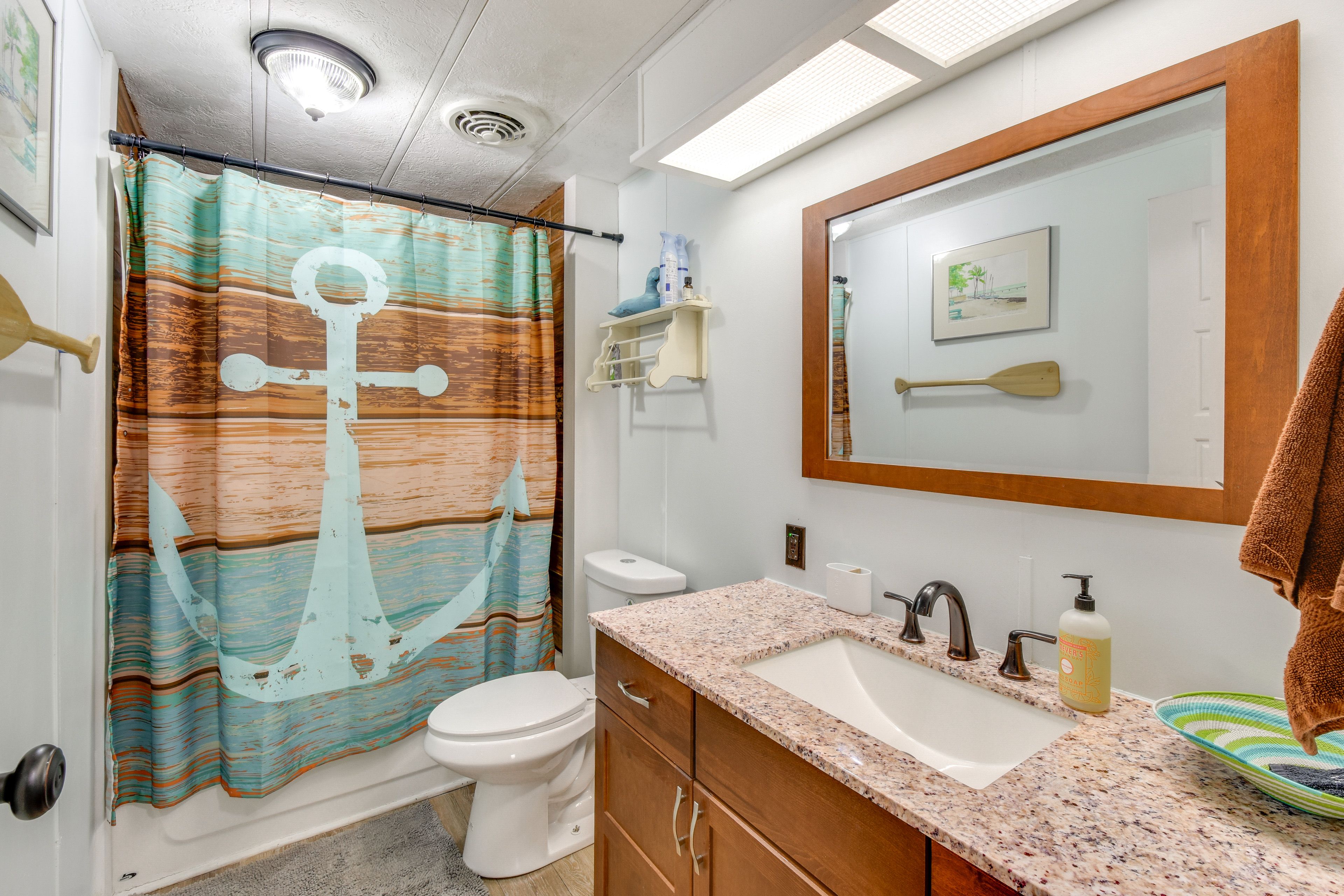 Full Bathroom | Main Level