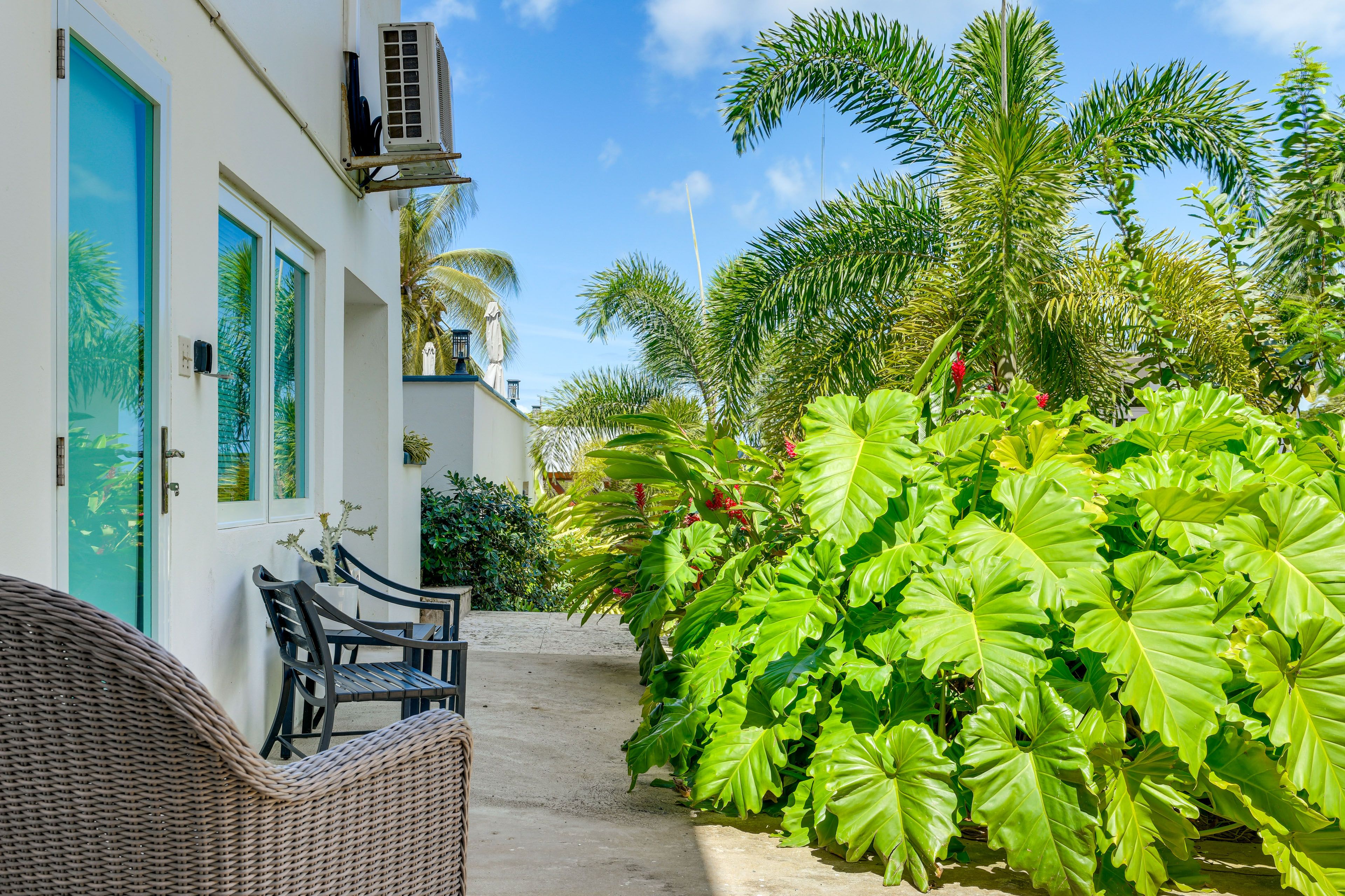 Apartment Exterior | Parking Lot (1 Vehicle)