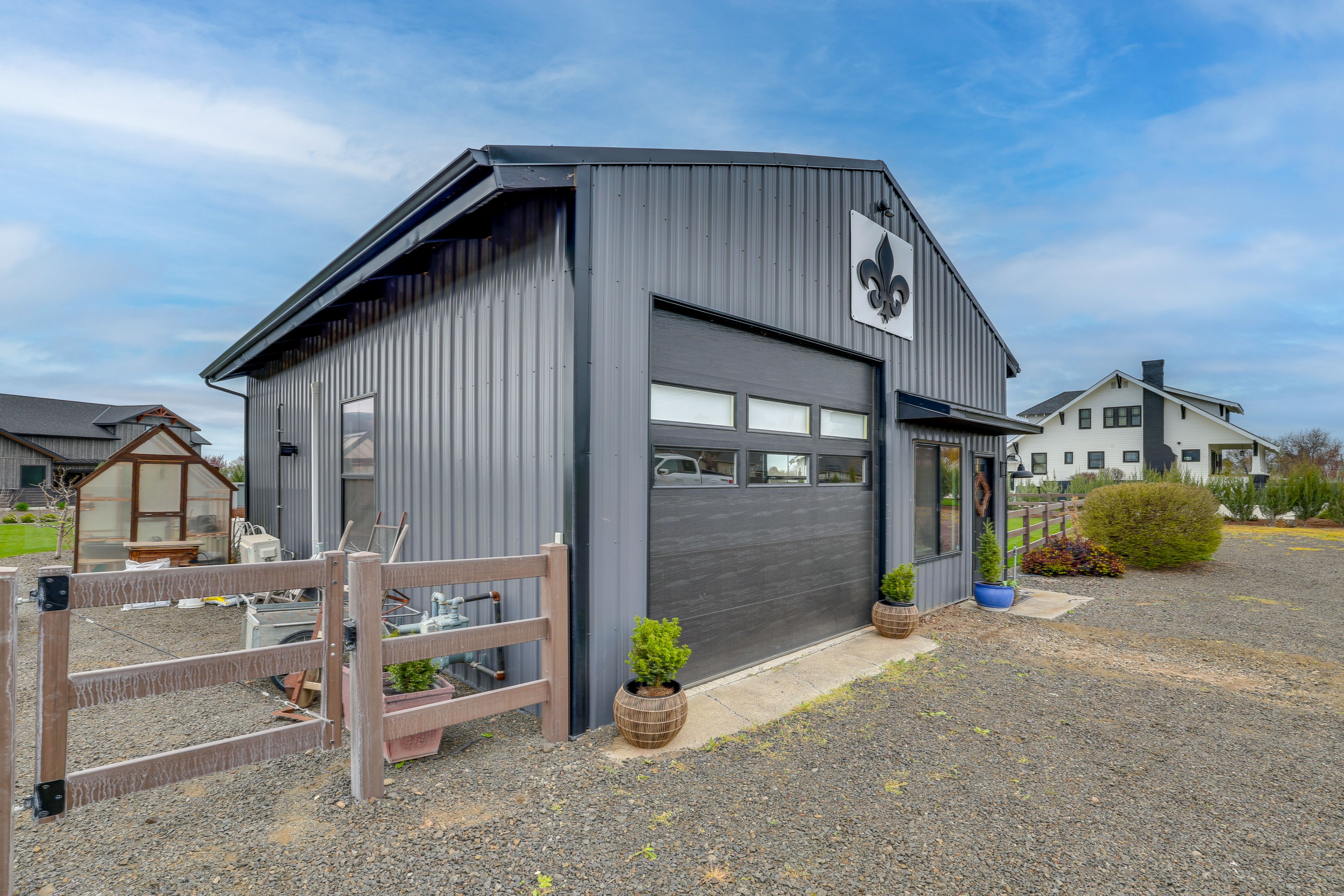 Parking | Driveway (4 Vehicles)