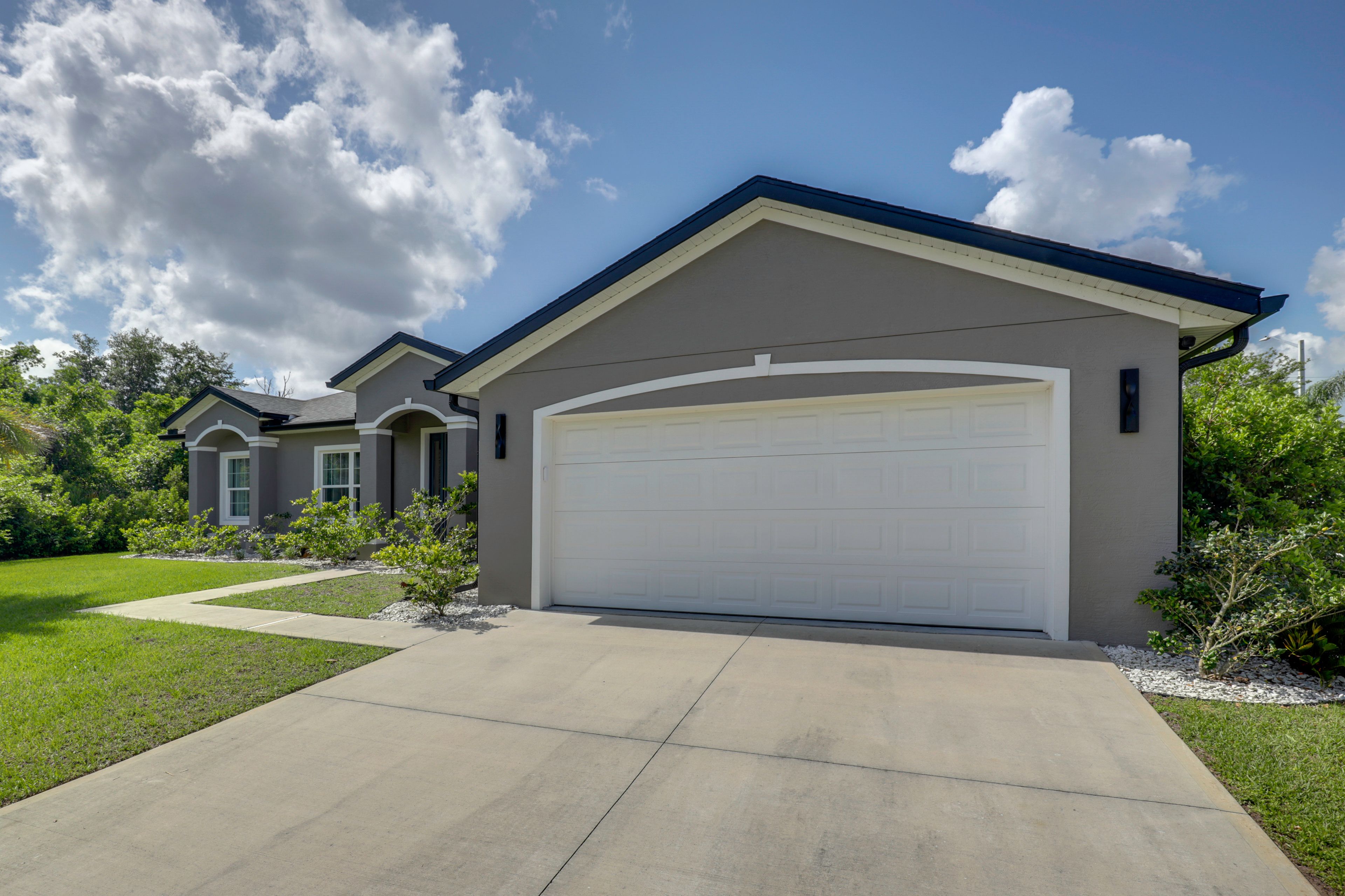 Driveway Parking | 4 Vehicles