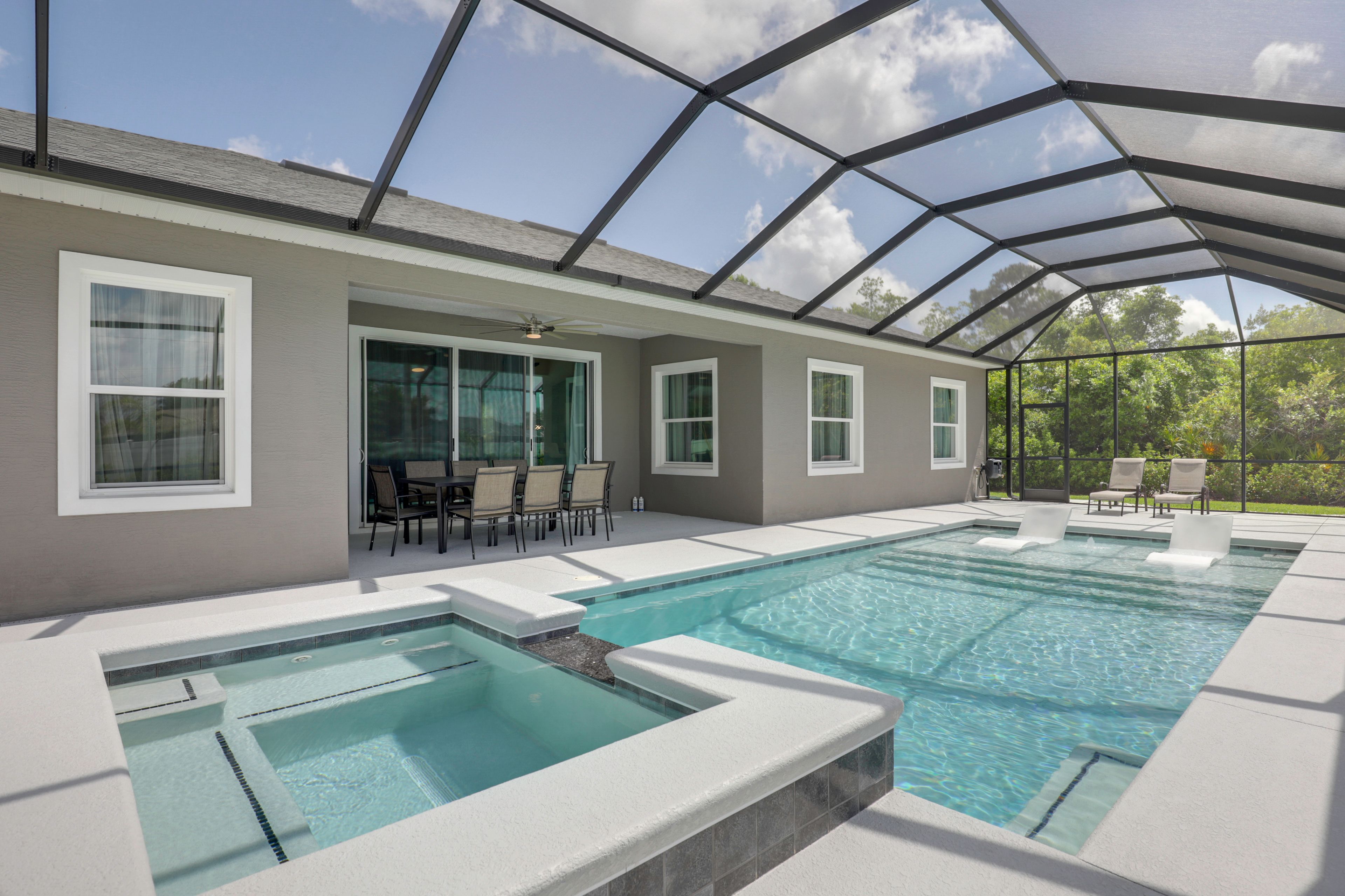 Palm Coast Vacation Rental | 4BR | 2BA | 2,150 Sq Ft | Threshold Step to Enter