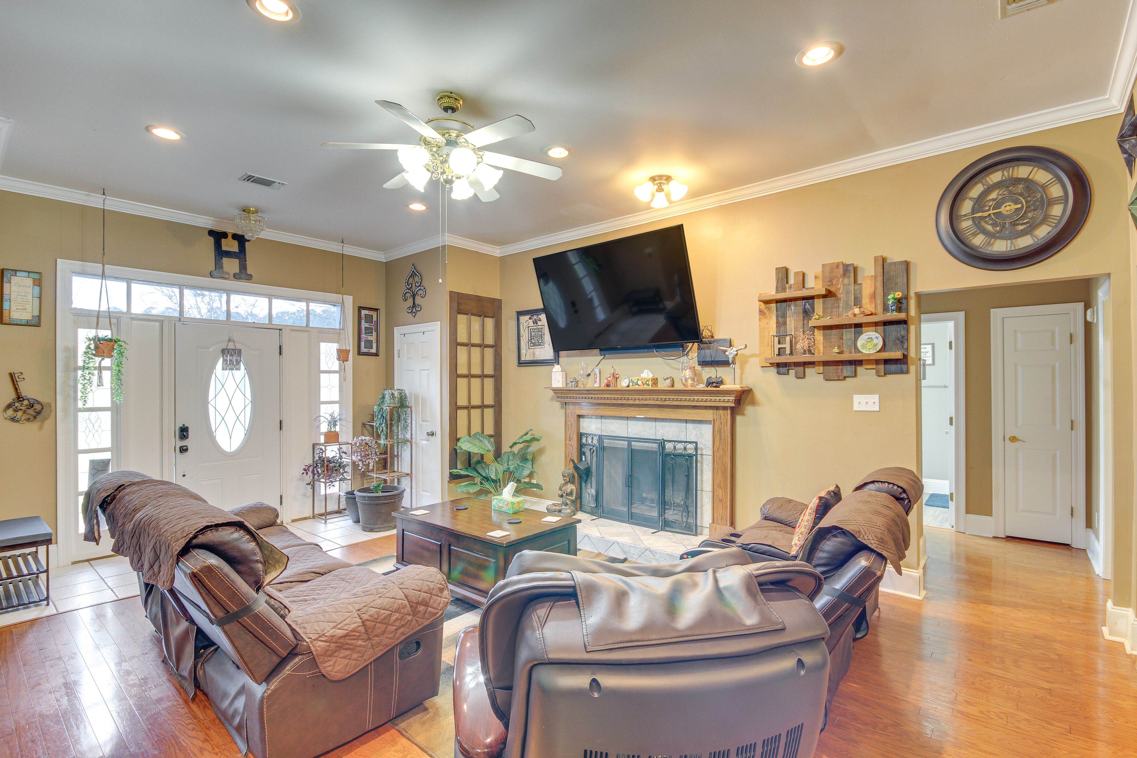 Living Room | Smart TV