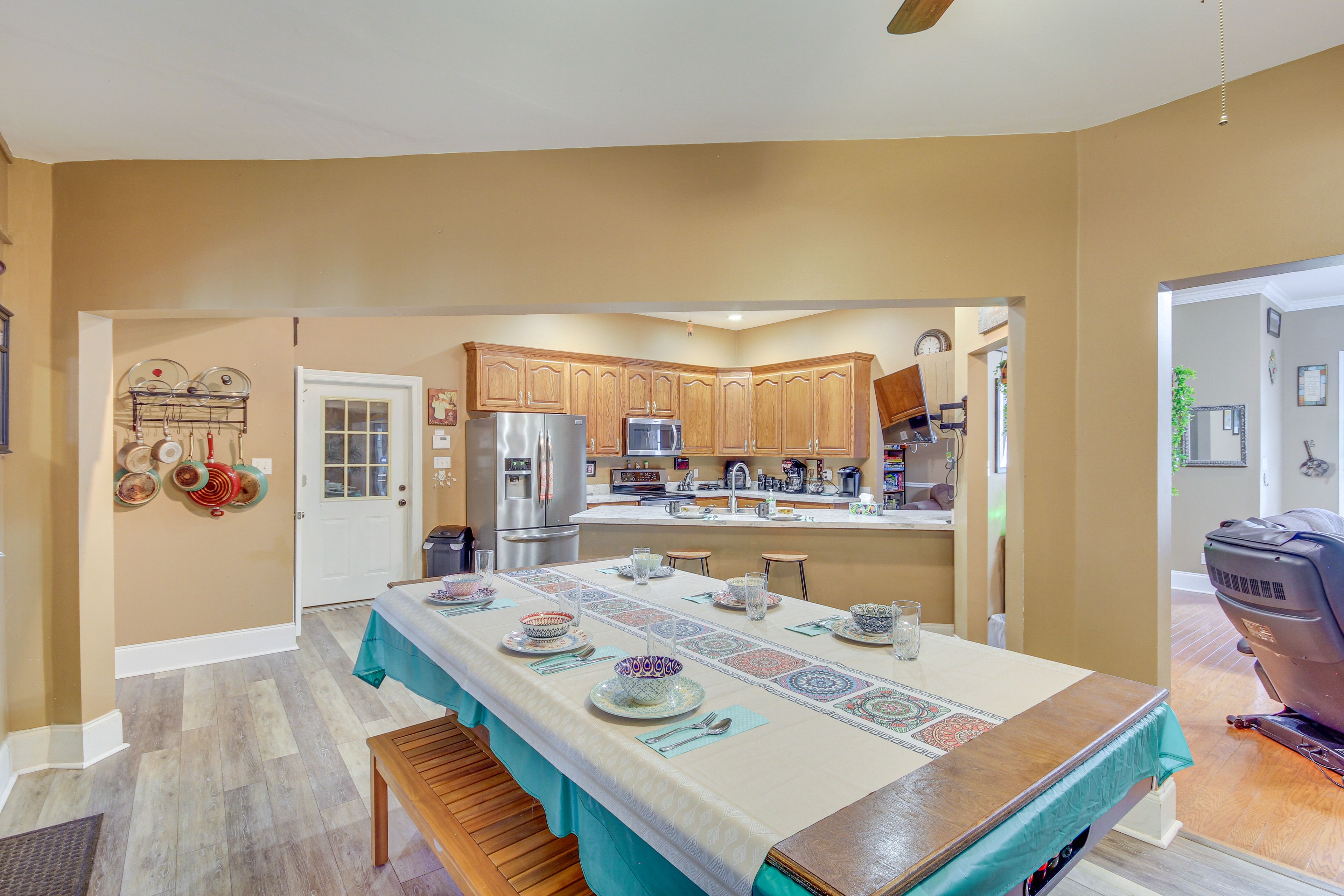 Dining Area | Kitchen | Dishware & Flatware