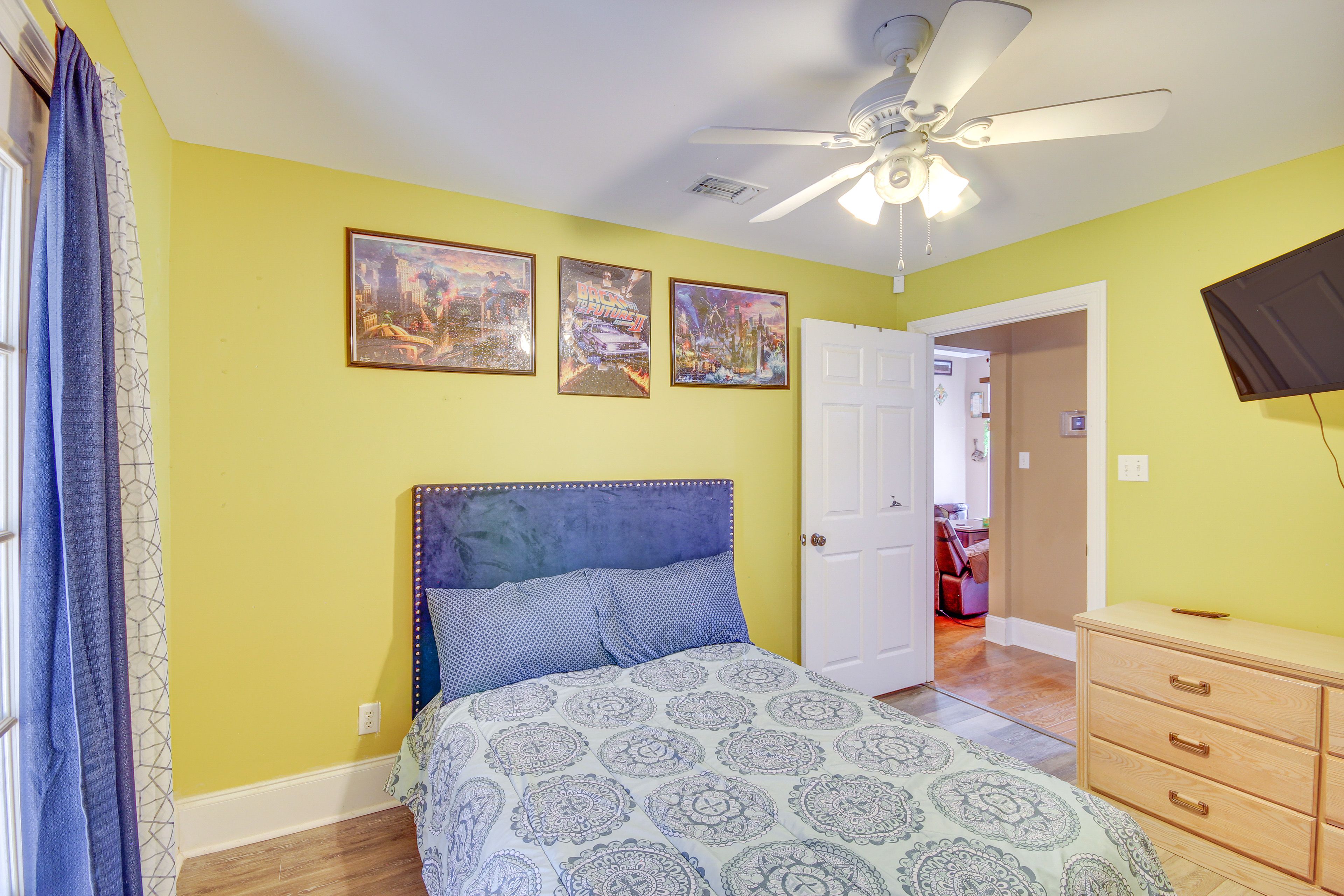 Bedroom 3 | Full Bed | Smart TV