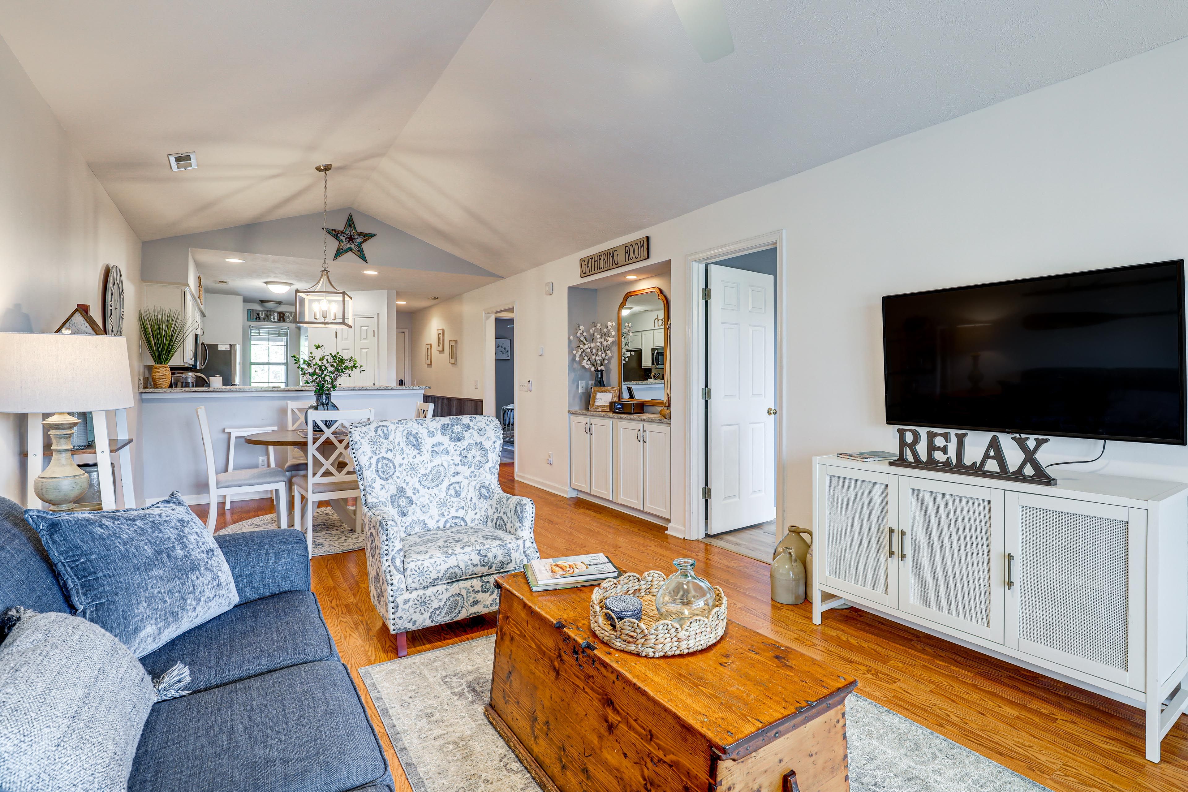 Living Room | Smart TV | Queen Sleeper Sofa | Single-Story Unit