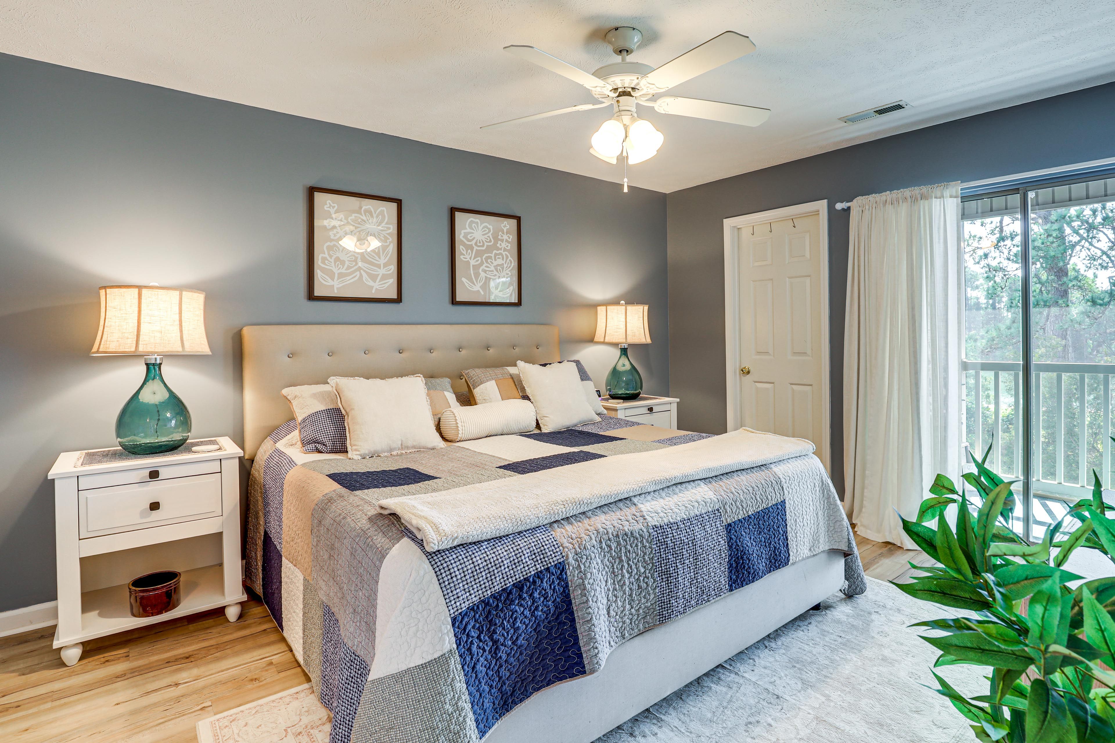 Bedroom 1 | King Bed