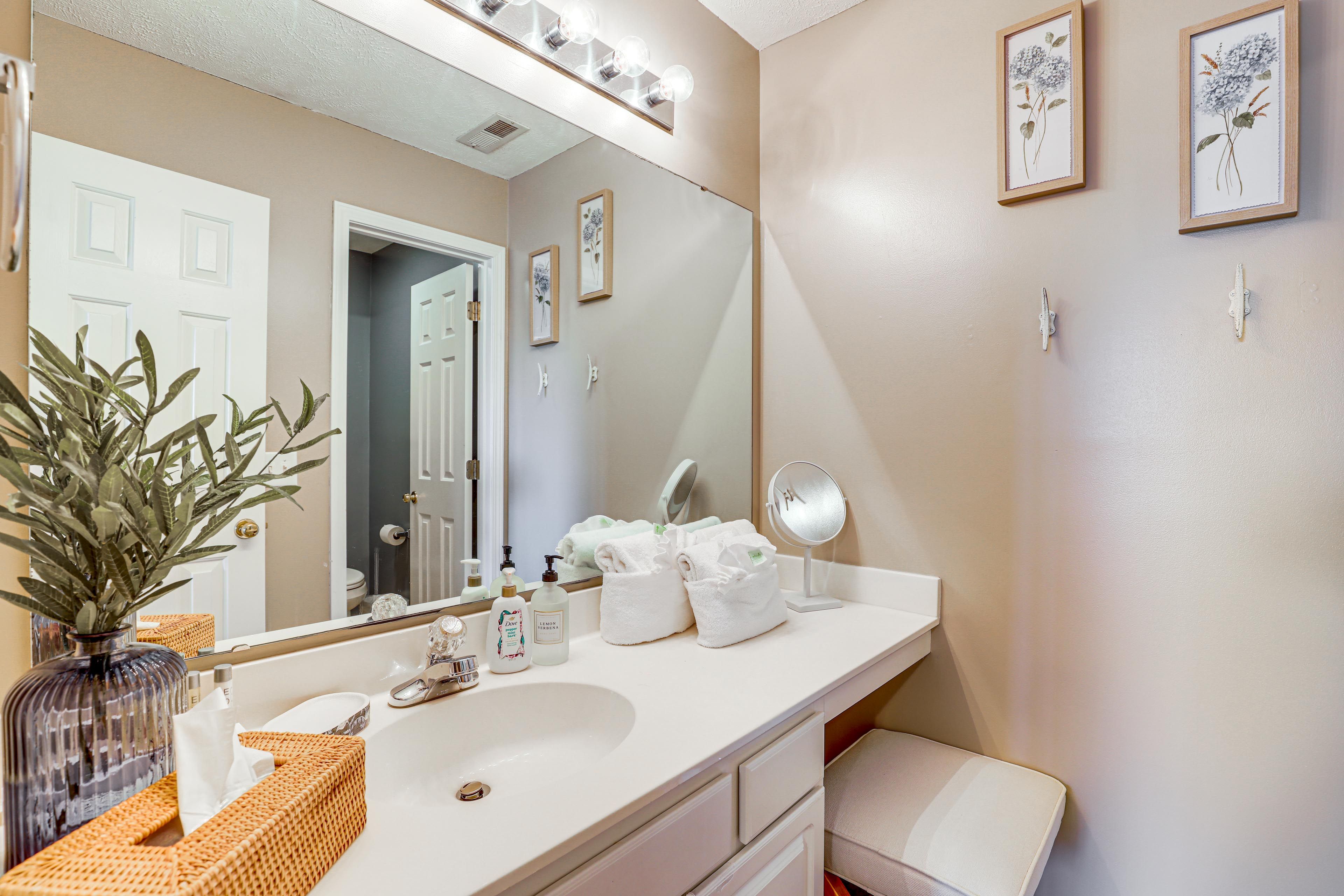 En-Suite Bathroom | Towels Provided