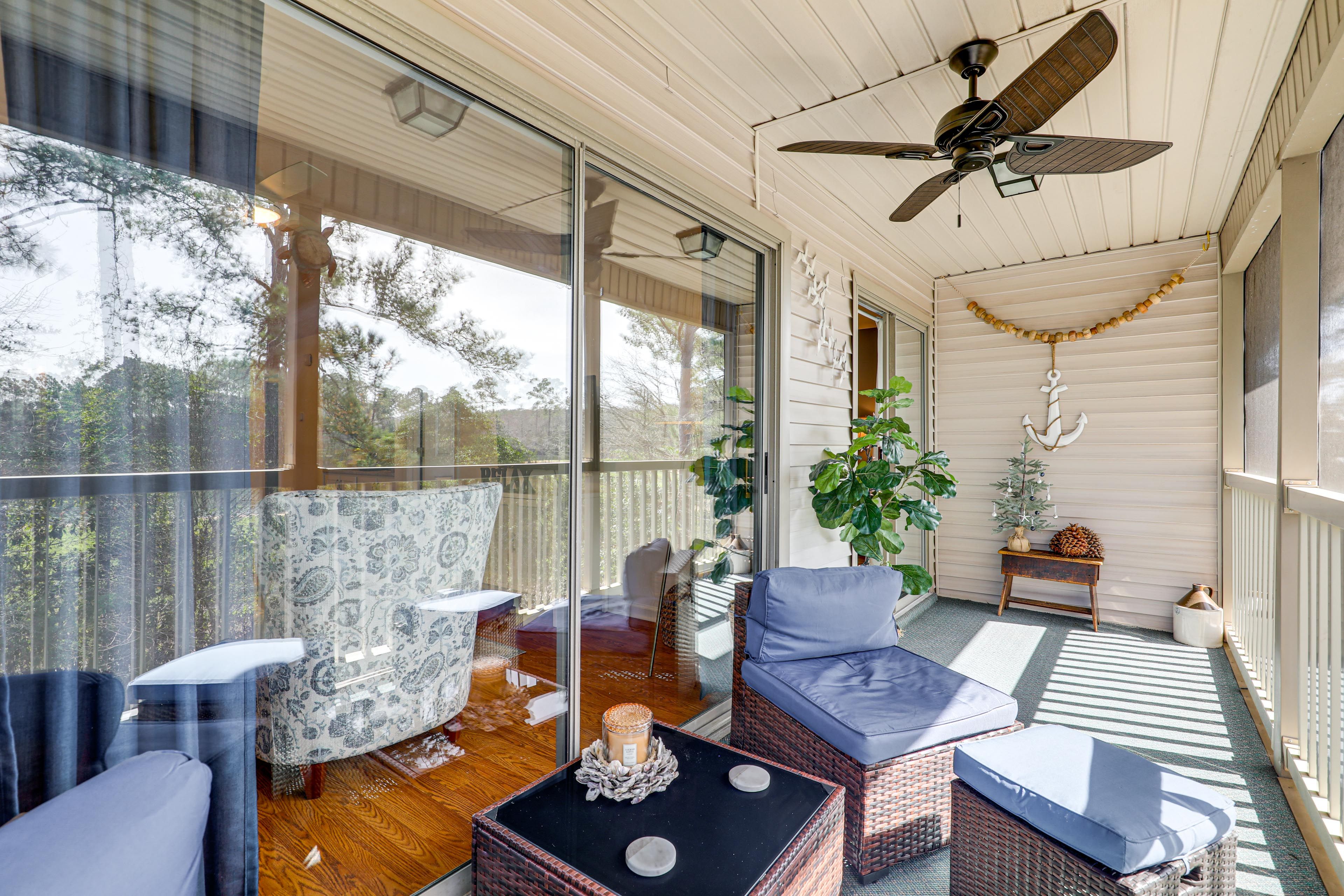 Private Screened Balcony | Outdoor Seating