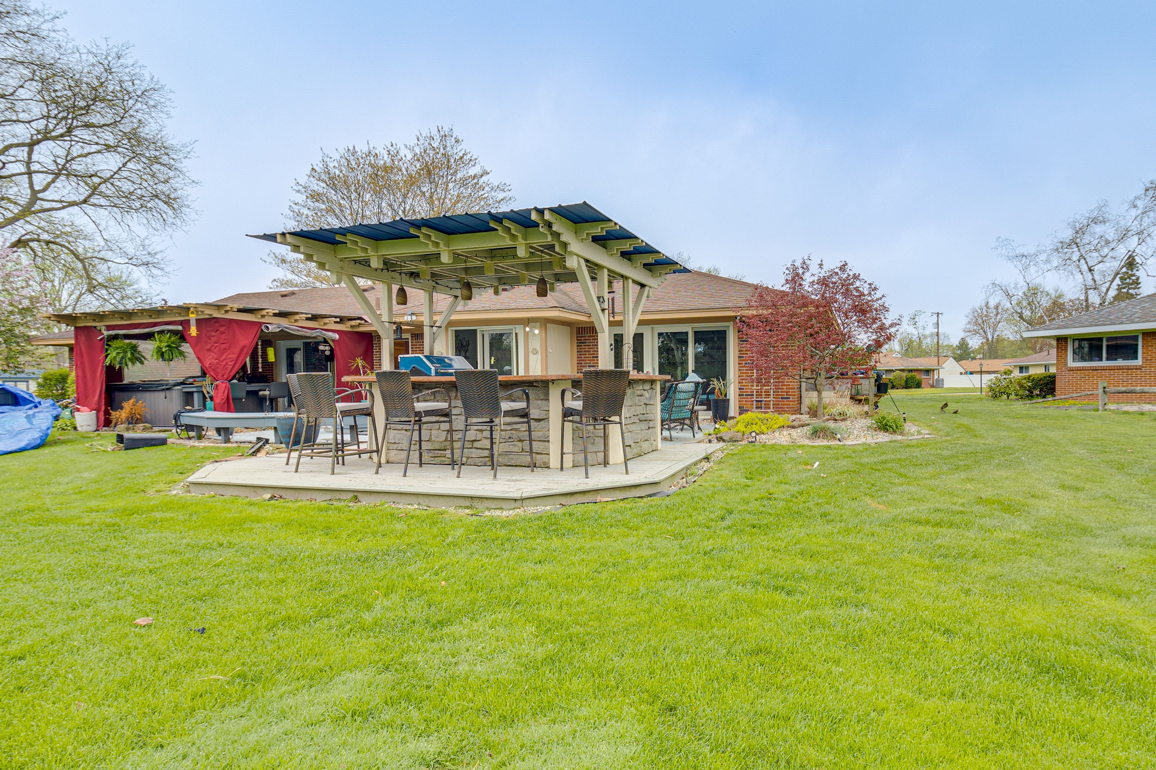 Backyard w/ Kitchenette & Private Hot Tub