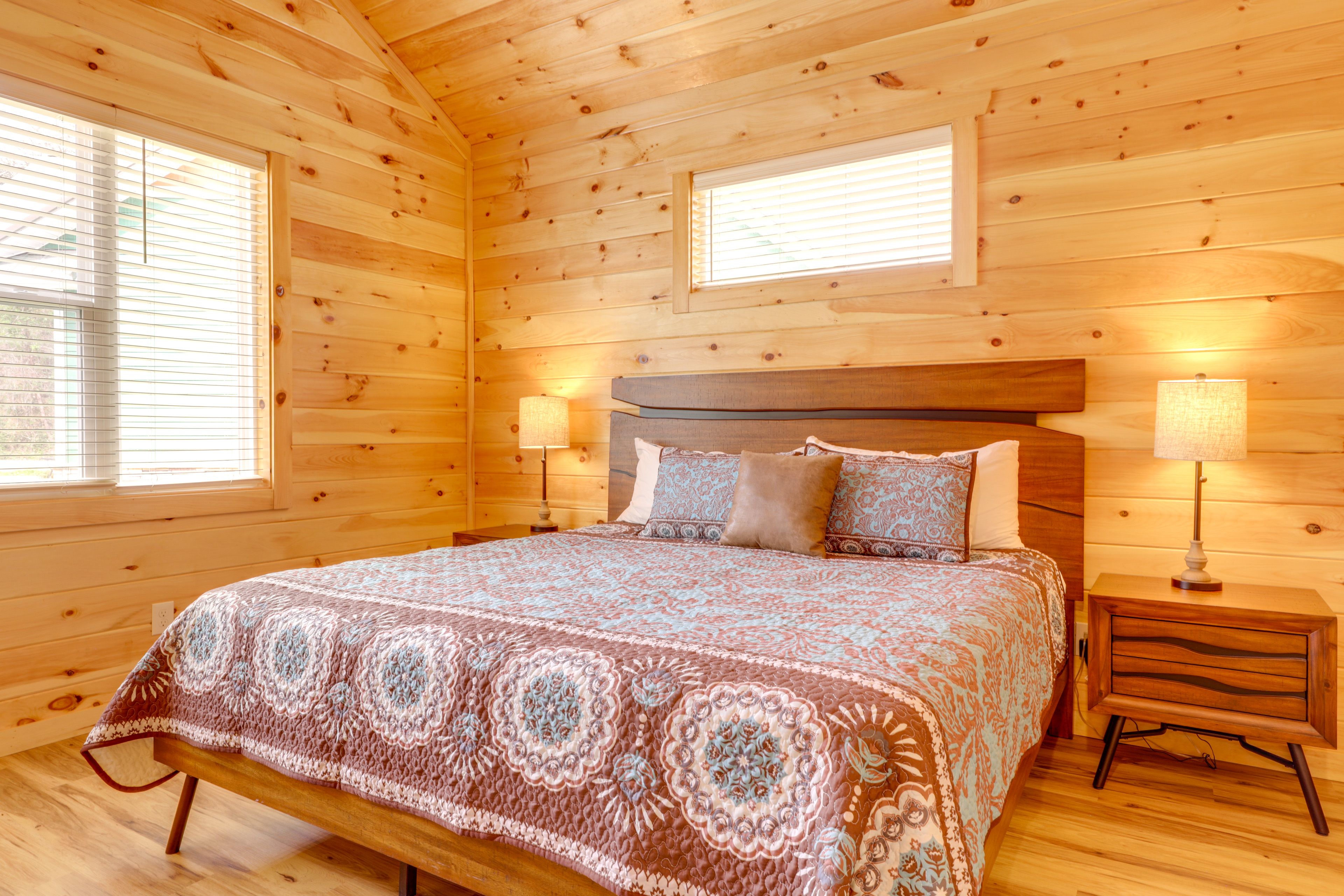 Bedroom 1 | King Bed