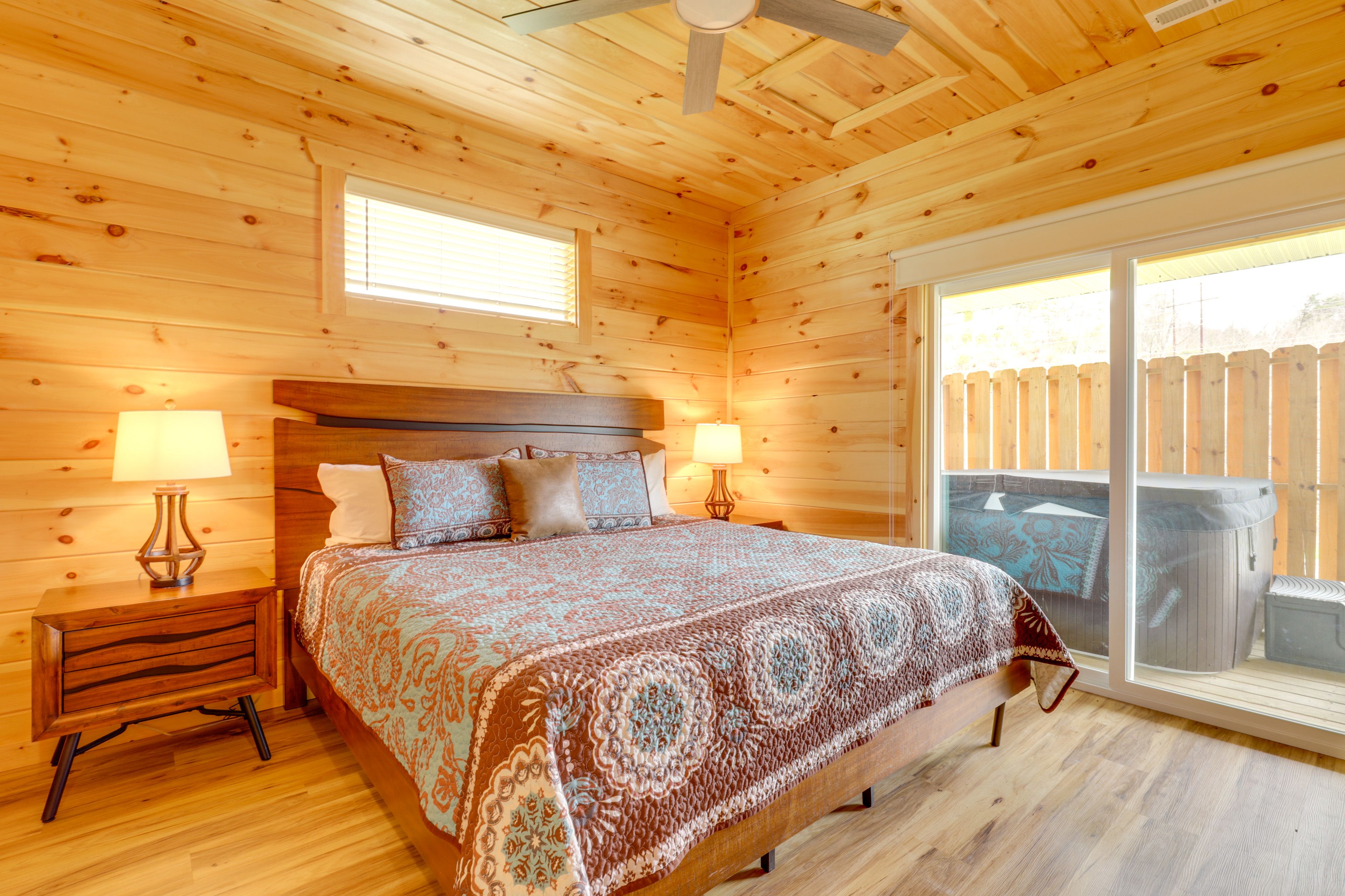 Bedroom 2 | King Bed