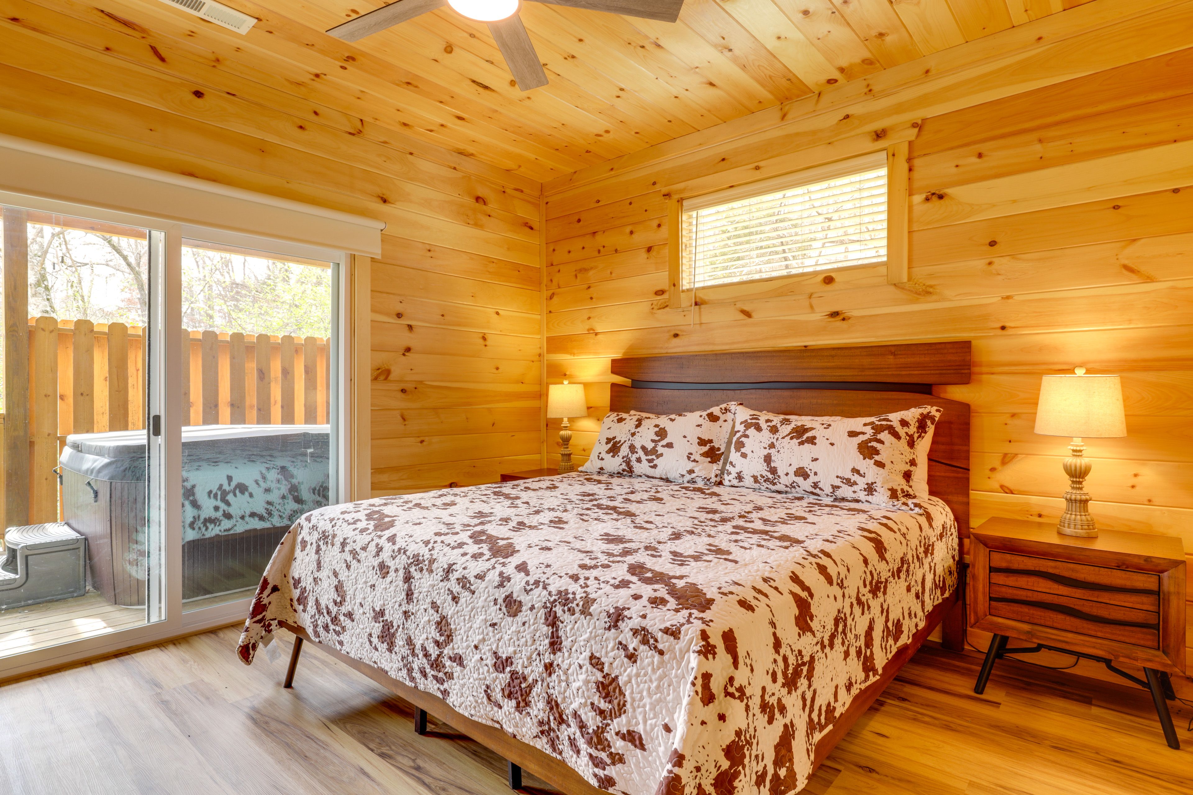 Bedroom 2 | King Bed
