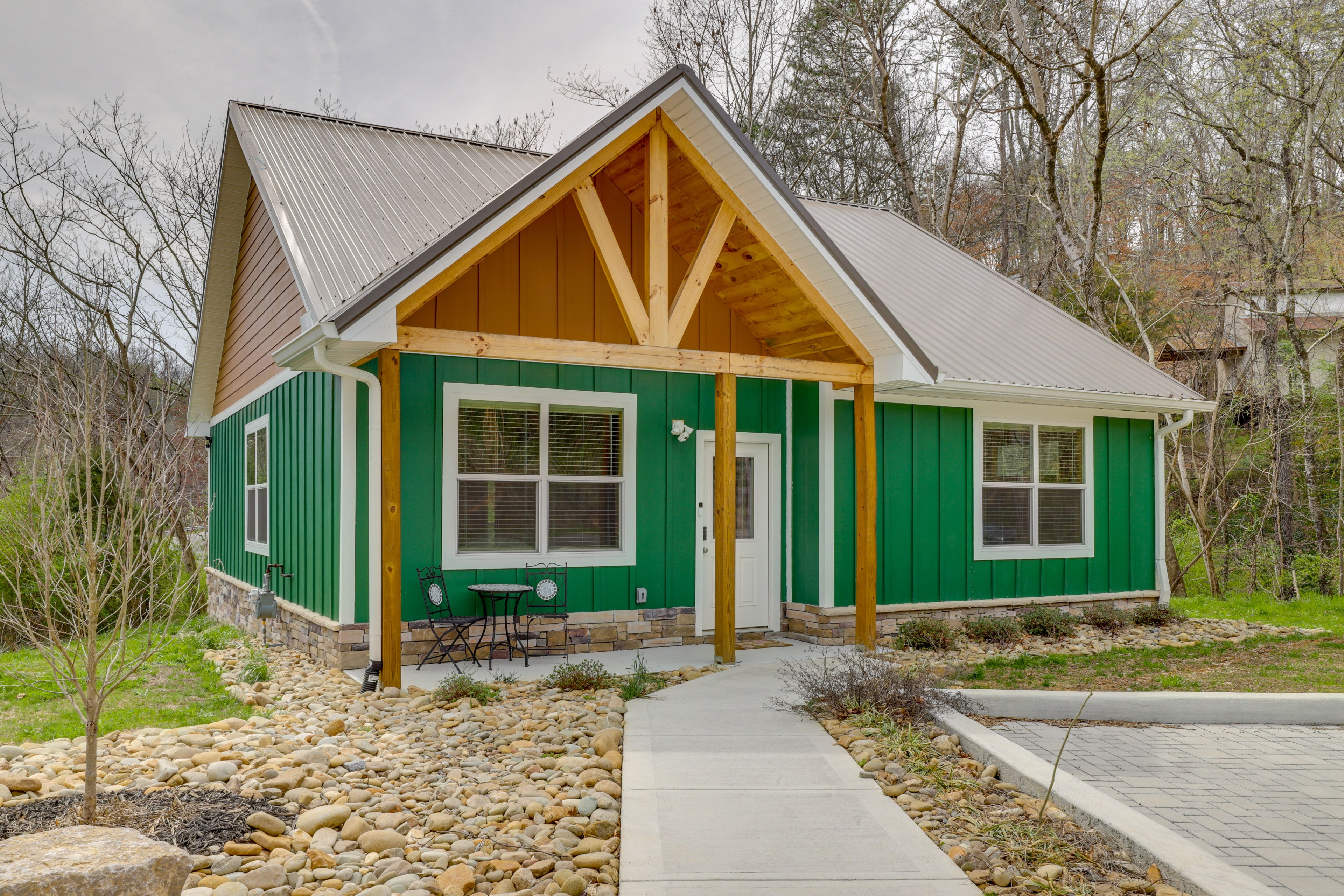 Pigeon Forge Vacation Rental | 2BR | 2BA | 1,200 Sq Ft