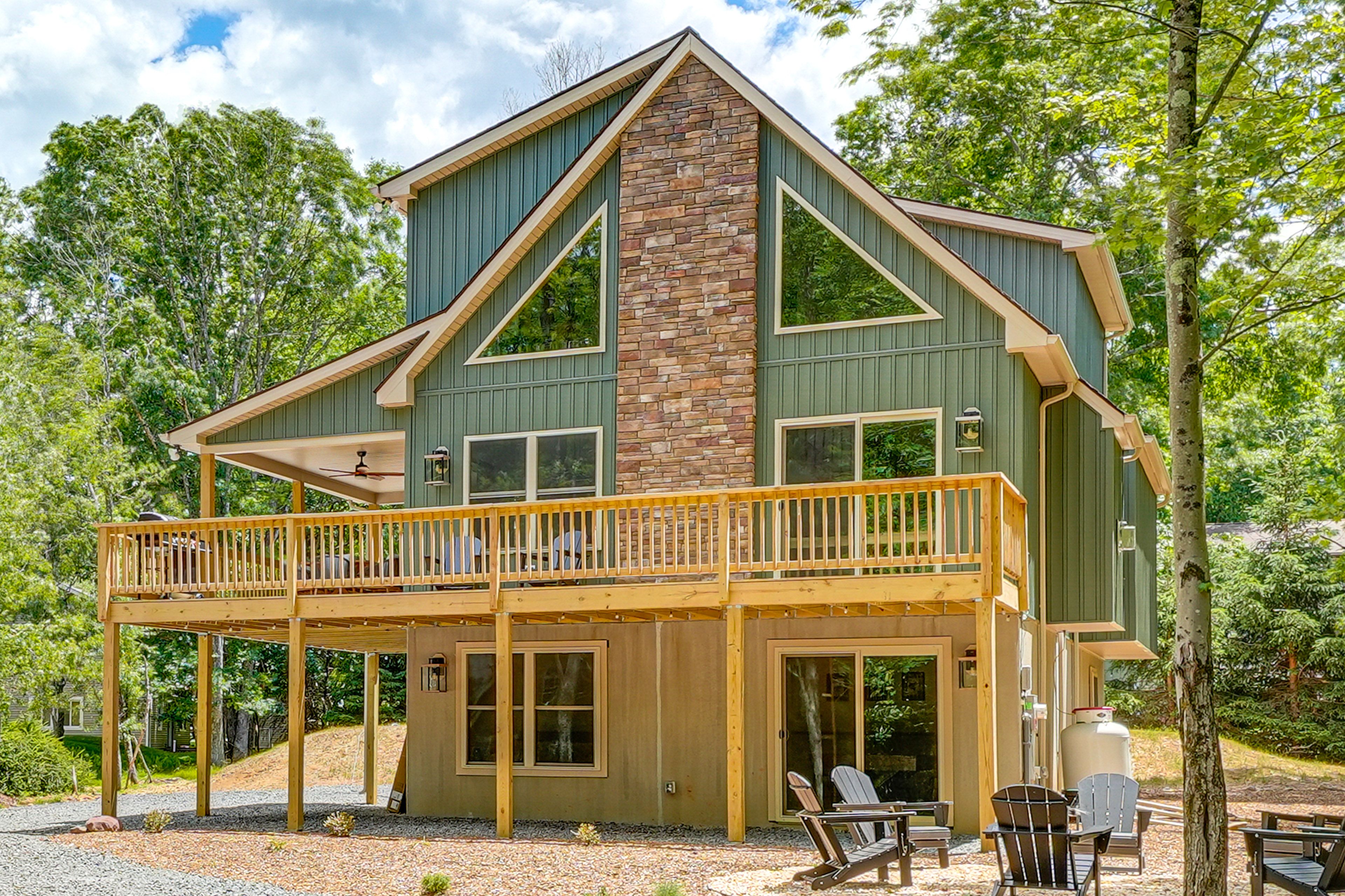 Albrightsville Vacation Rental | 6BR | 3BA | 2,750 Sq Ft