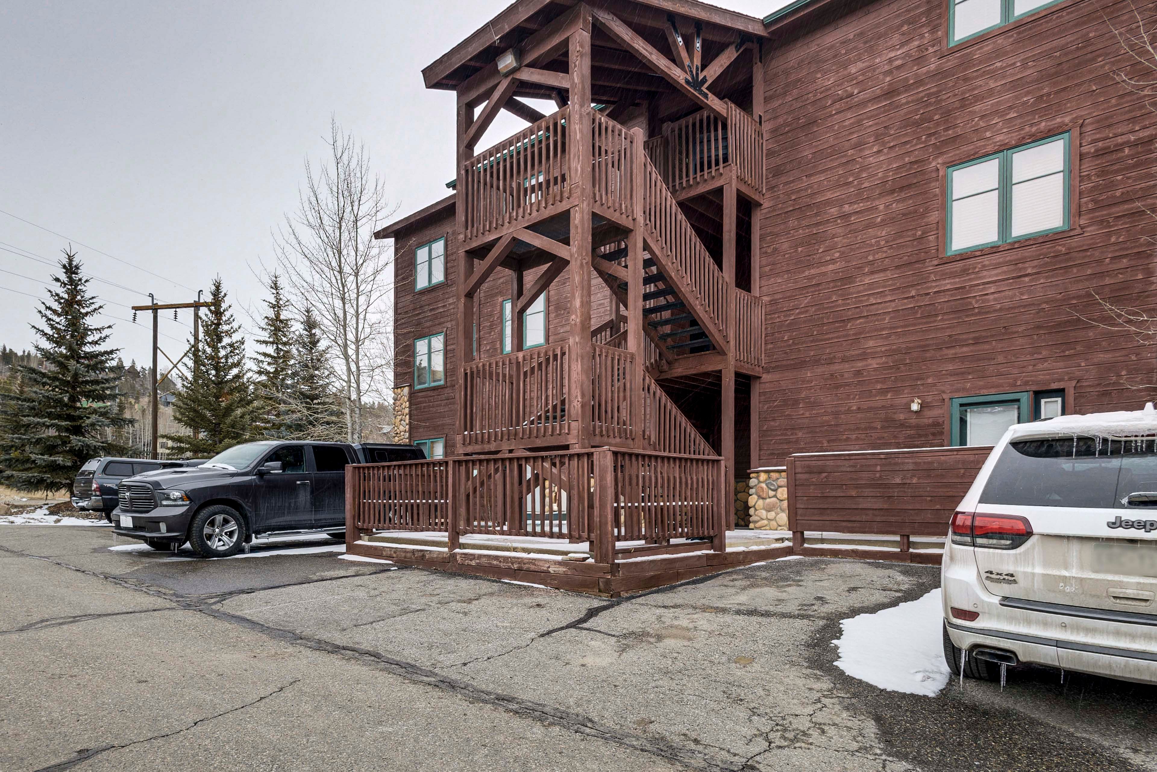 Community Lot | 1 Vehicle