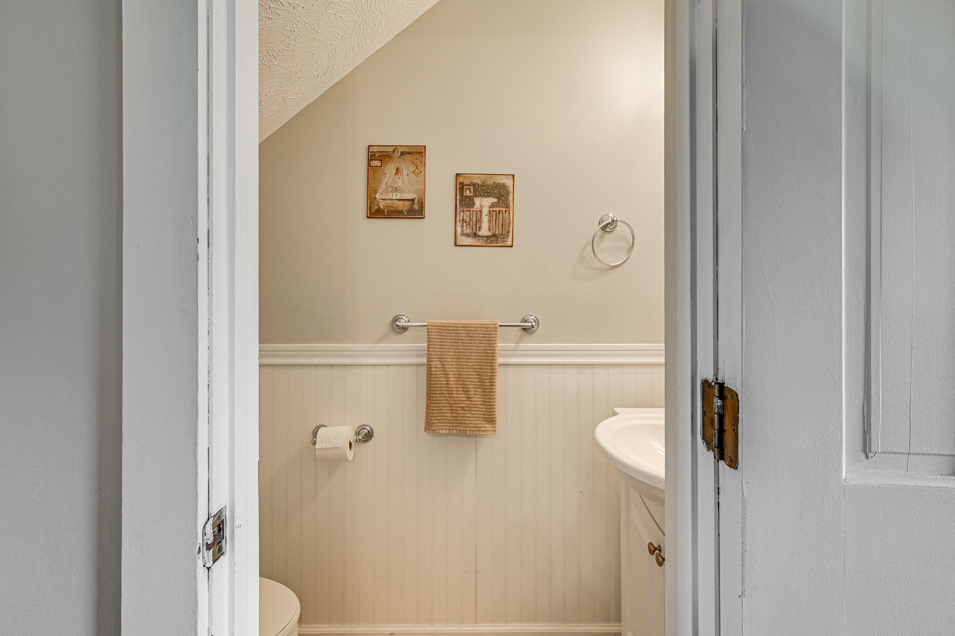 Half Bathroom | Main Level