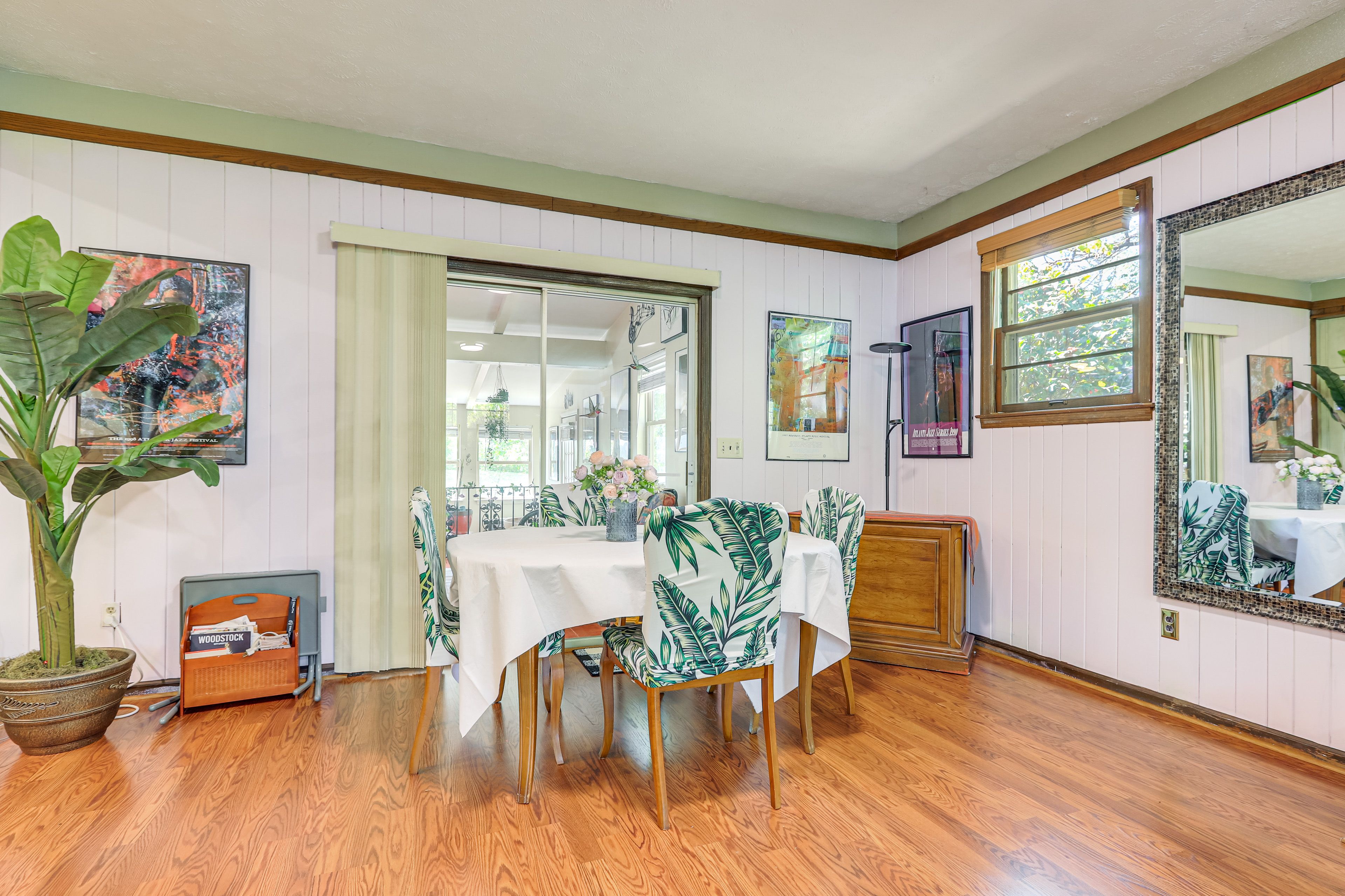 Dining Area | 1st Floor